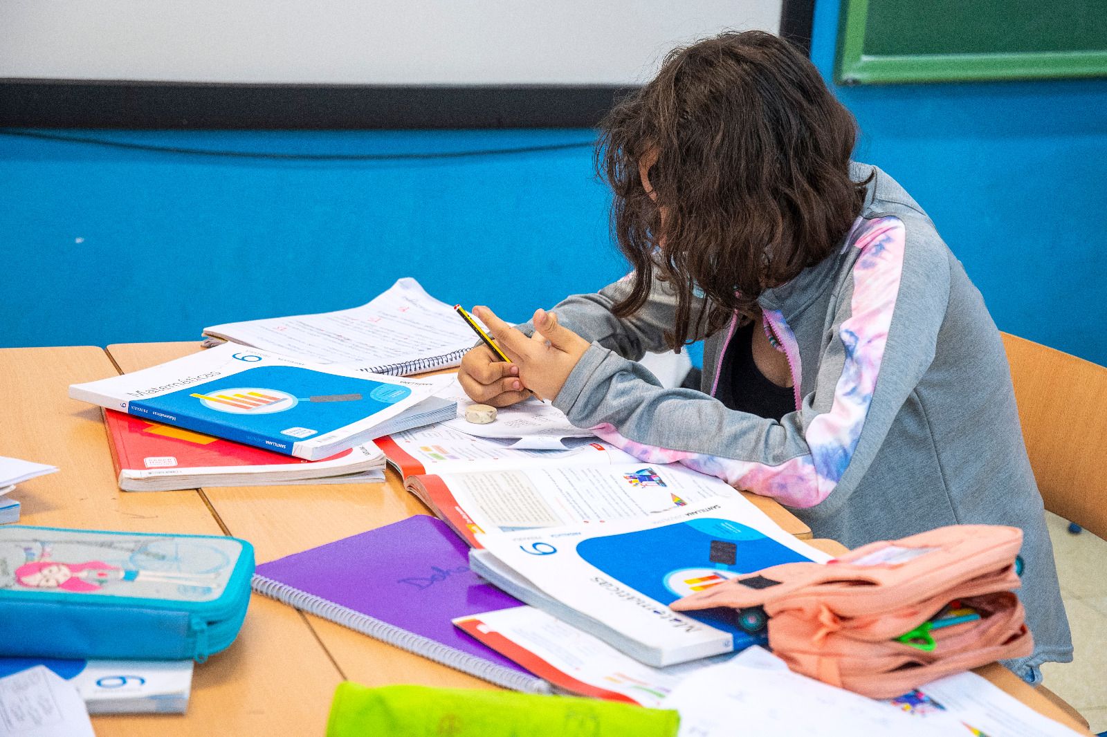 Libros de texto gratis para más de 125.800 estudiantes de Cádiz en la vuelta al cole