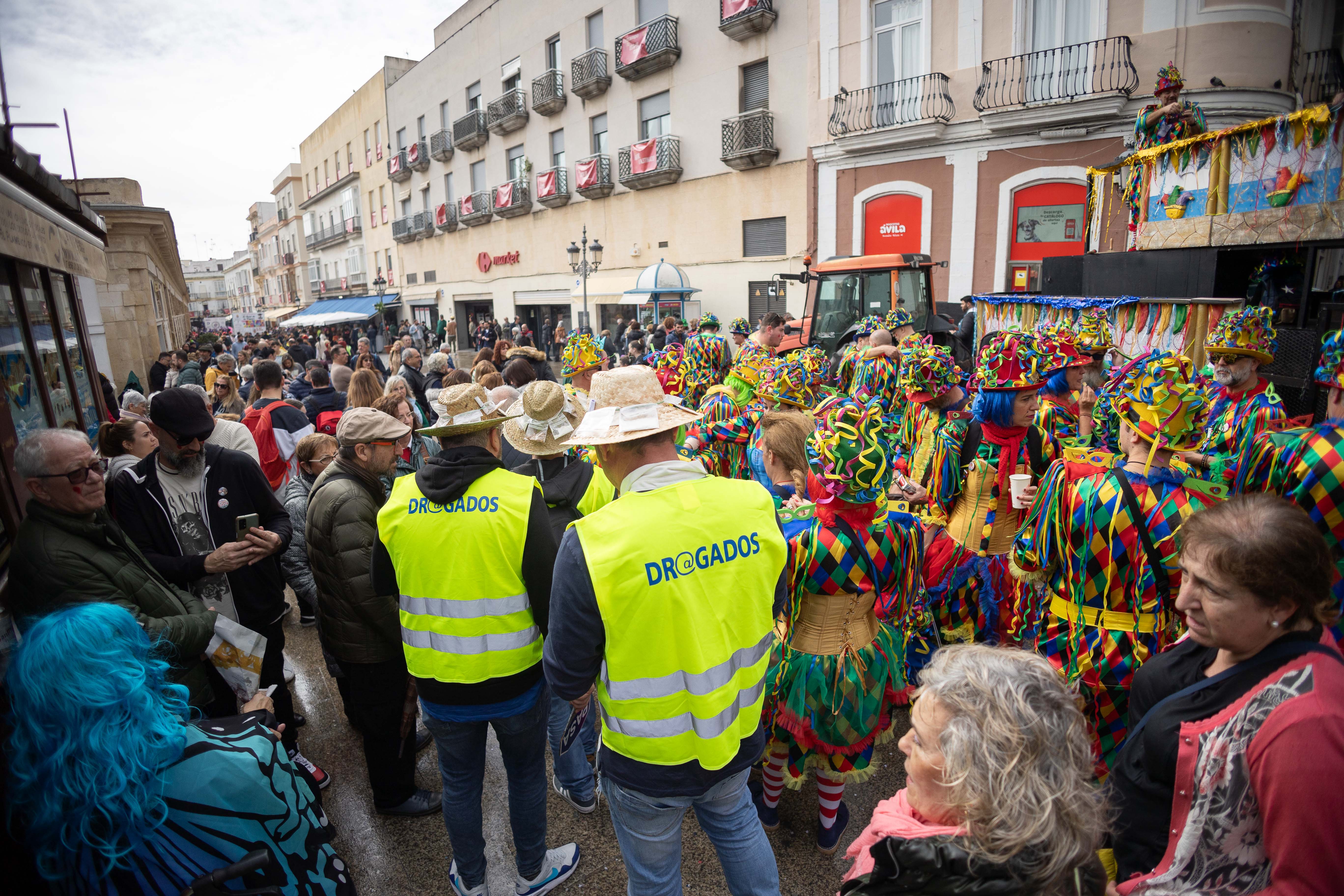 El lunes de carnaval en Cádiz. - MANU GARCÍA