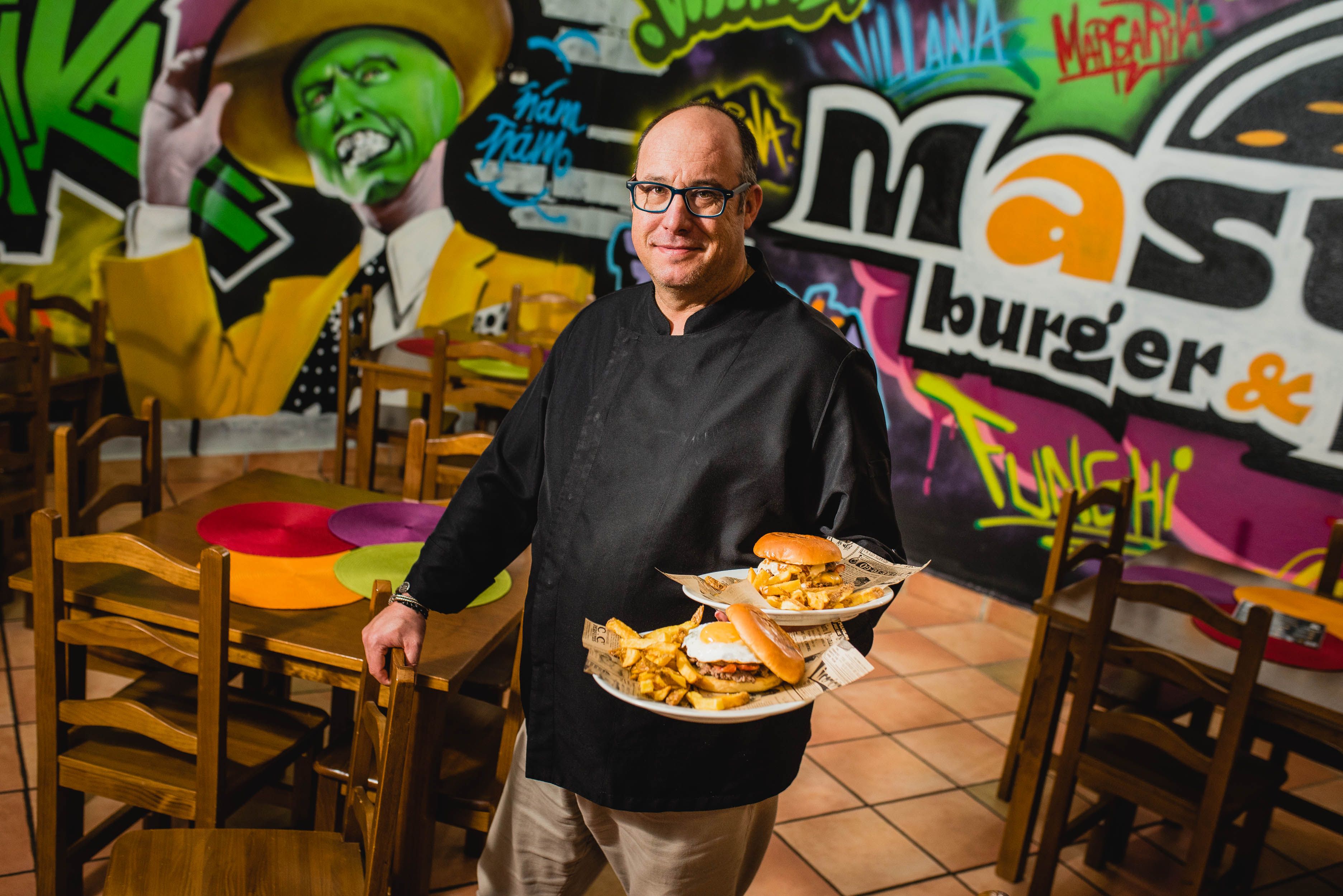 Mastika, el burger-pizza 'callejero' en Tomares con manos de alta gastronomía: el secreto de la imaginación