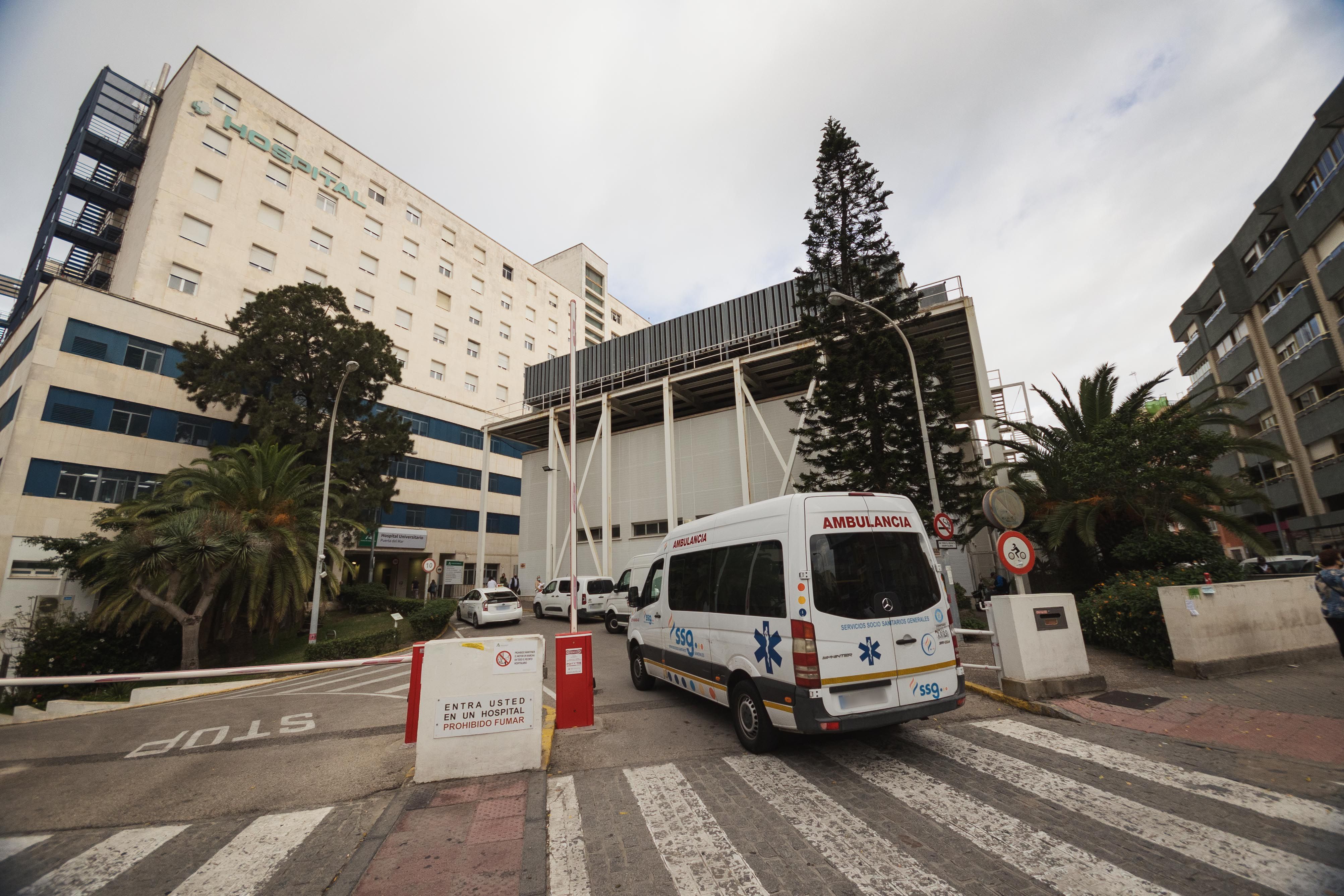 Los fantasmas del Hospital Universitario Puerta del Mar III - Mari Ángeles