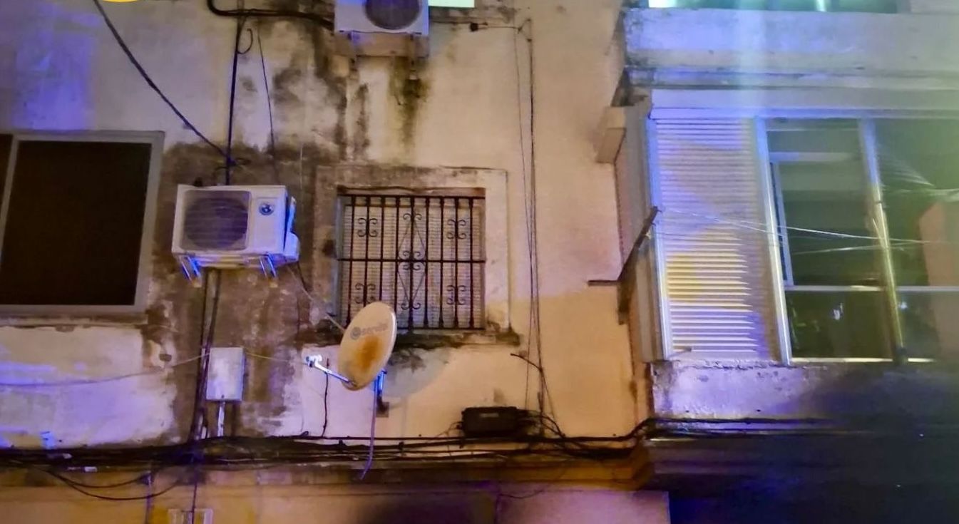 Grave incendio en Jerez: siete personas rescatadas por los bomberos, tres de ellas hospitalizadas