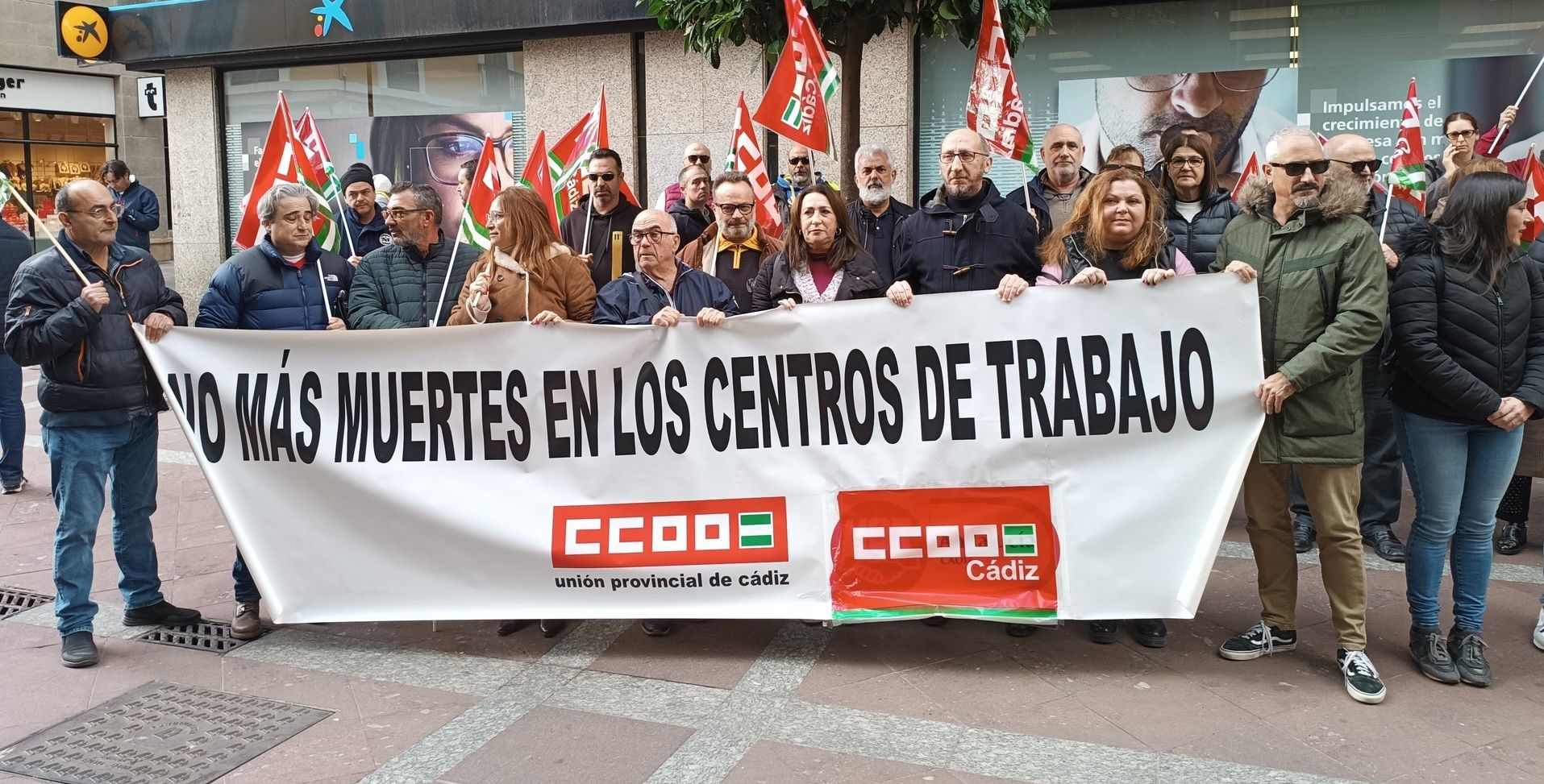 Andalucía suma otra muerte en un accidente laboral: fallece en el hospital el trabajador al que le explotó un neumático