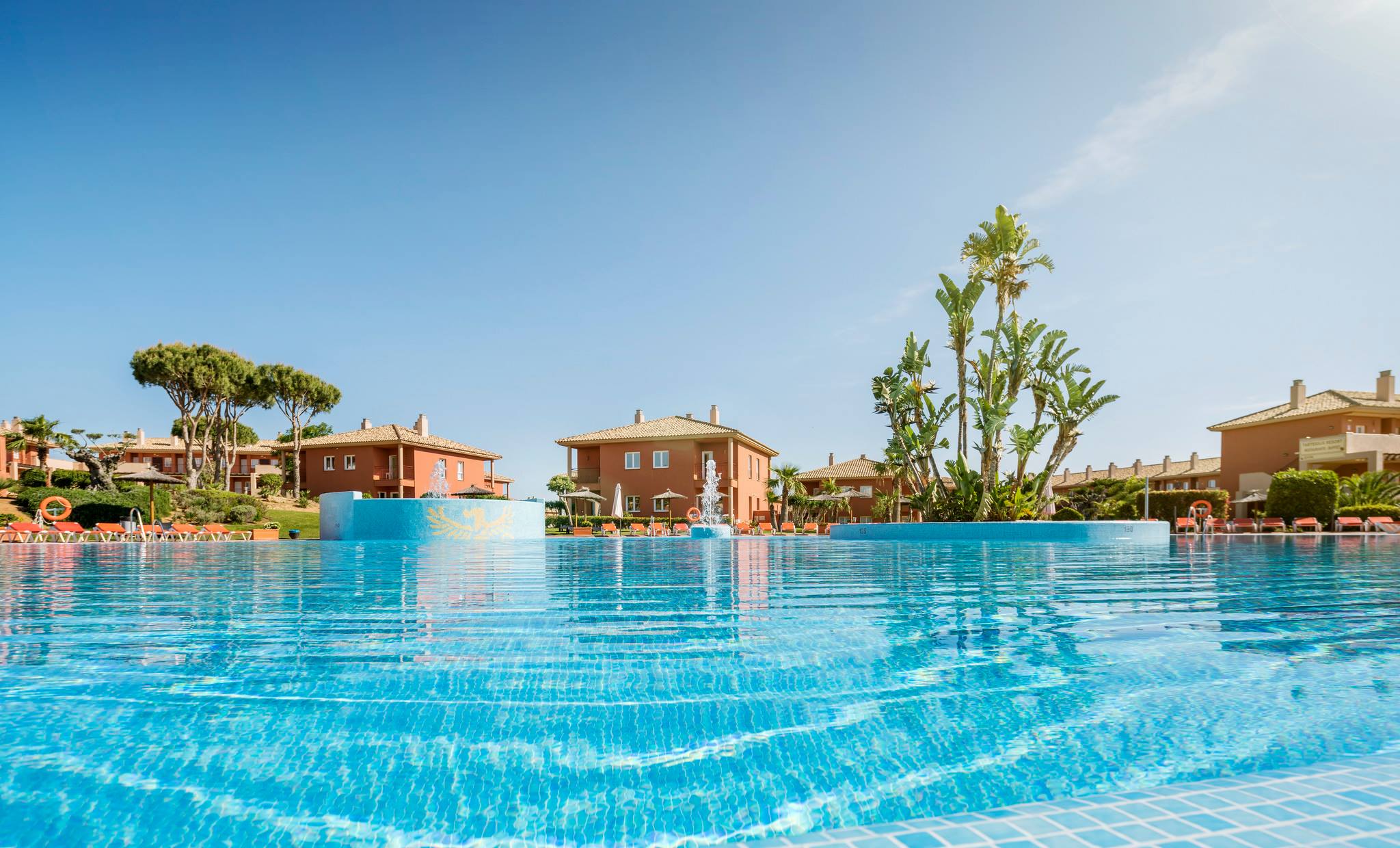 ¿Quieres trabajar en un hotel de 4 estrellas con vistas al mar?: esta cadena busca personal en la provincia de Cádiz
