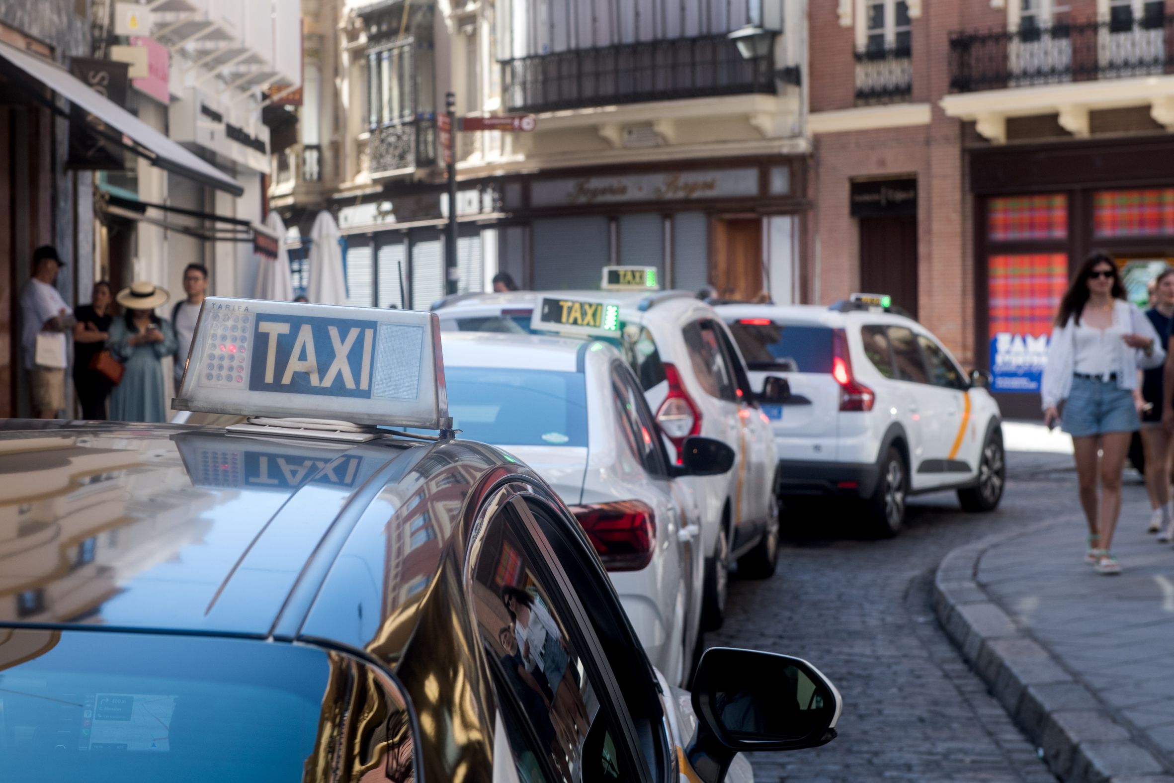 16 puñaladas a un taxista en Sevilla: logra llegar malherido a la Jefatura del 092