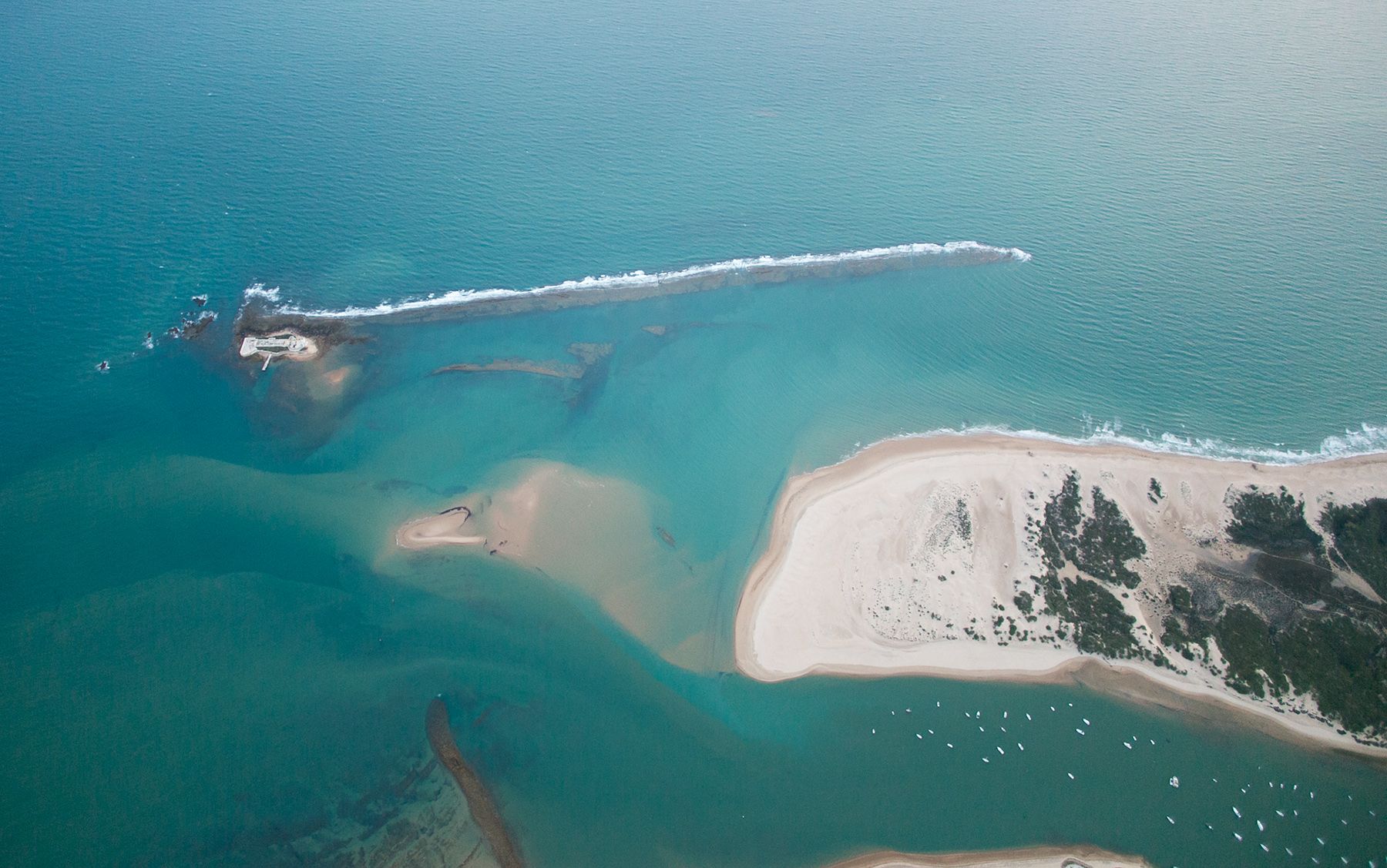 Vista aérea de una de las zonas de Camposoto, a la altura de la Punta del Boquerón. - JUAN CARLOS TORO Vista aérea de una de las zonas de Camposoto, a la altura de la Punta del Boquerón.