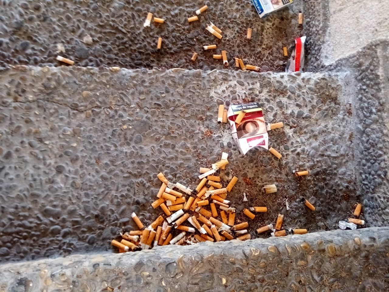Una manzana por un cigarrillo: el gesto simbólico que cada 31 de mayo recorre España