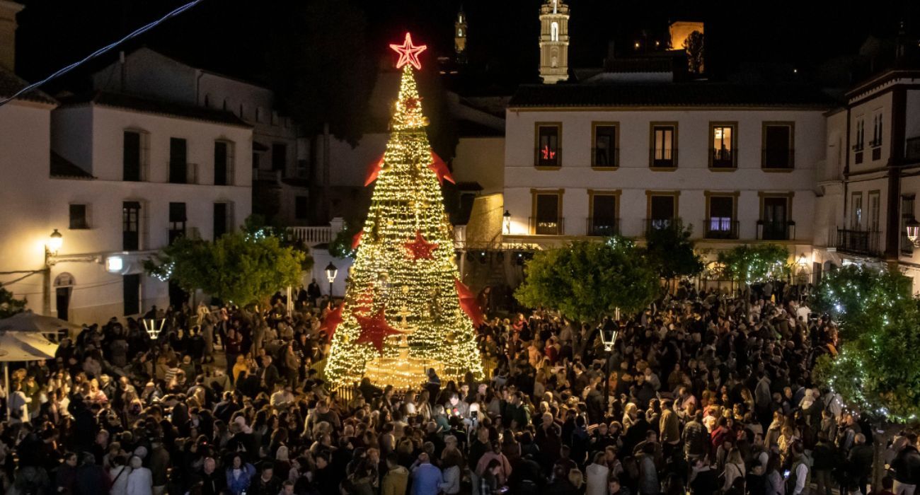 El encendido del alumbrado navideñoñ de Estepa el año pasado, cuando también fue la primera localidad de Europa. - El encendido del alumbrado navideñoñ de Estepa el año pasado, cuando también fue la primera localidad de Europa.
