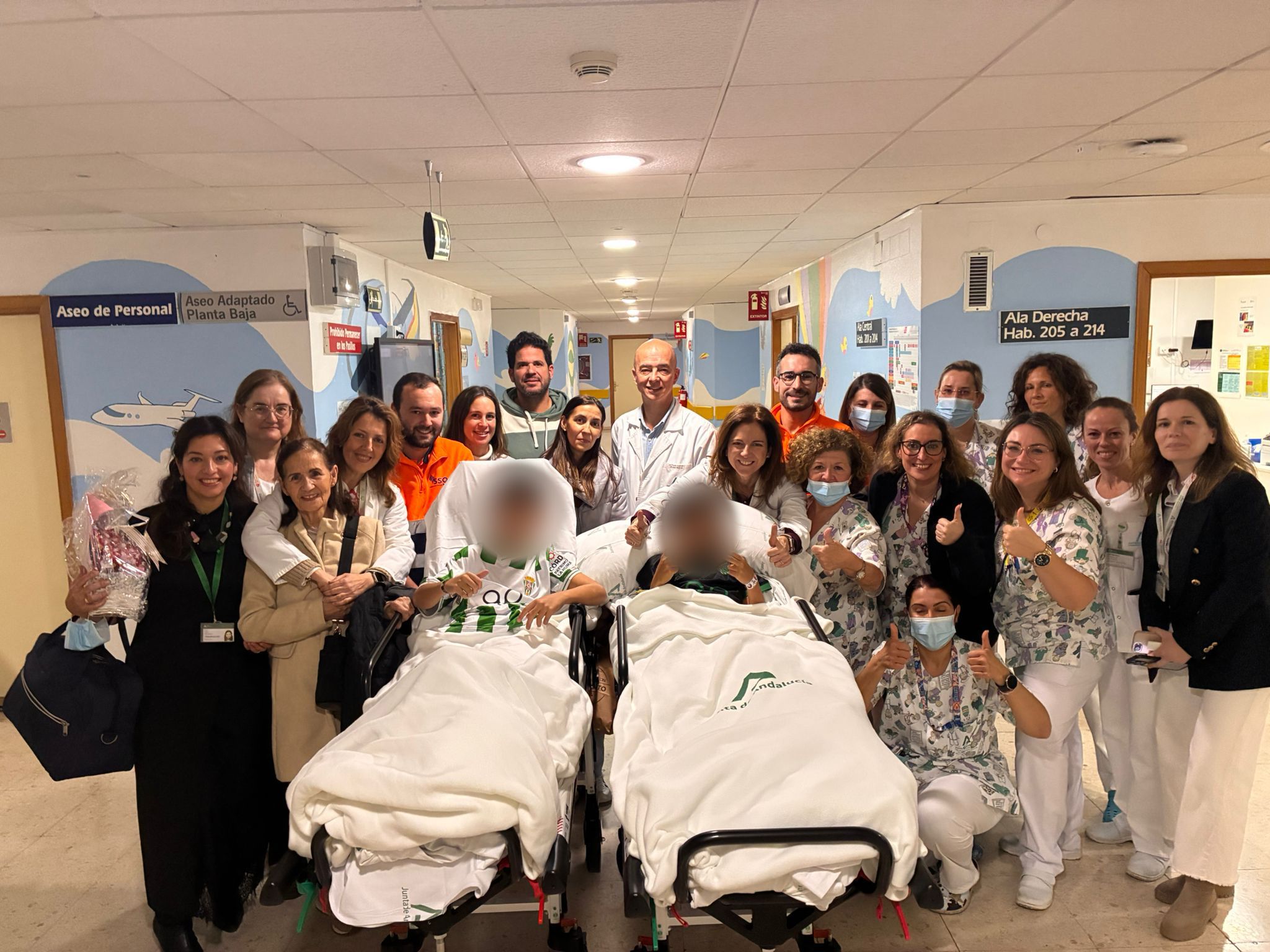 Carla y Fidel reciben el alta en el Hospital Reina Sofía de Córdoba - 