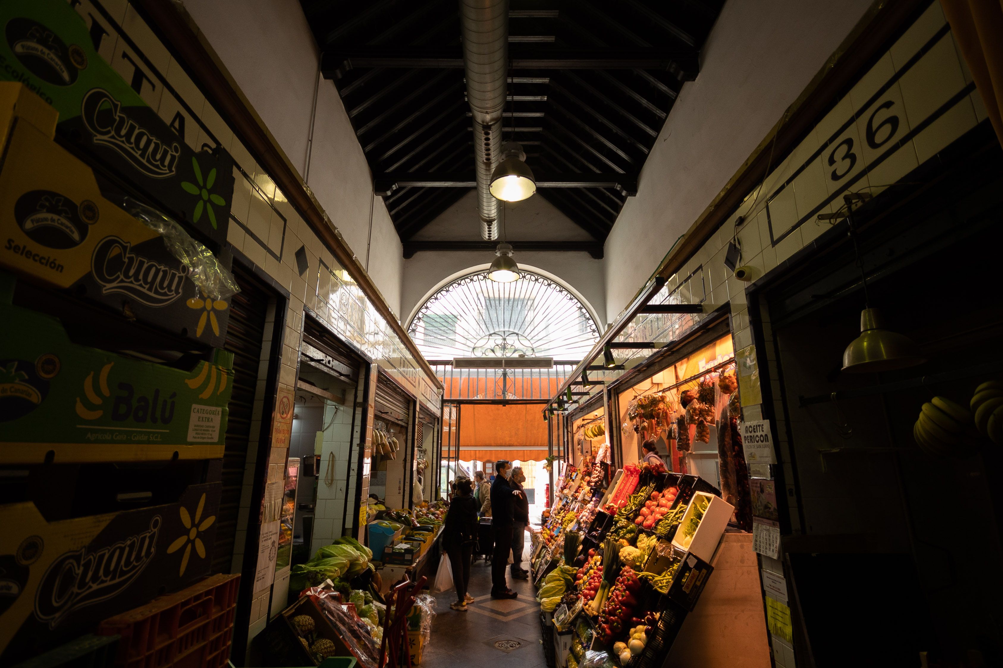 El mercado de la calle Feria, en una imagen de archivo. - MANU GARCÍA