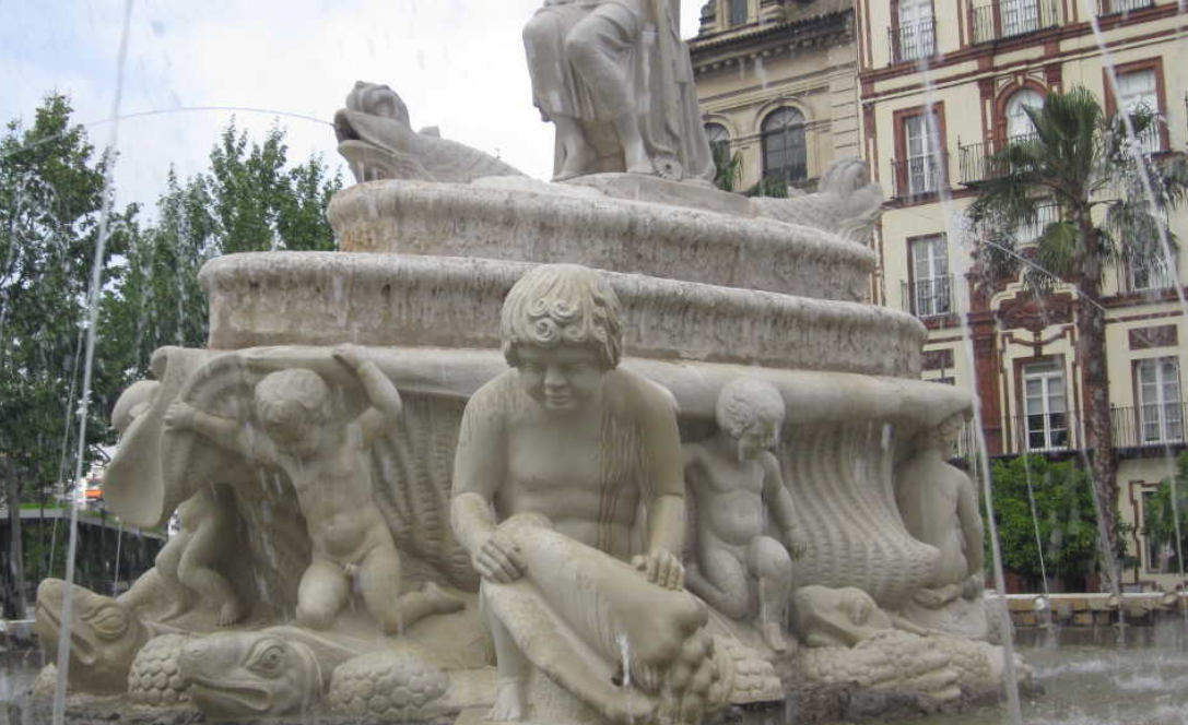 La historia detrás de la icónica fuente de la Puerta de Jerez de Sevilla y sus 