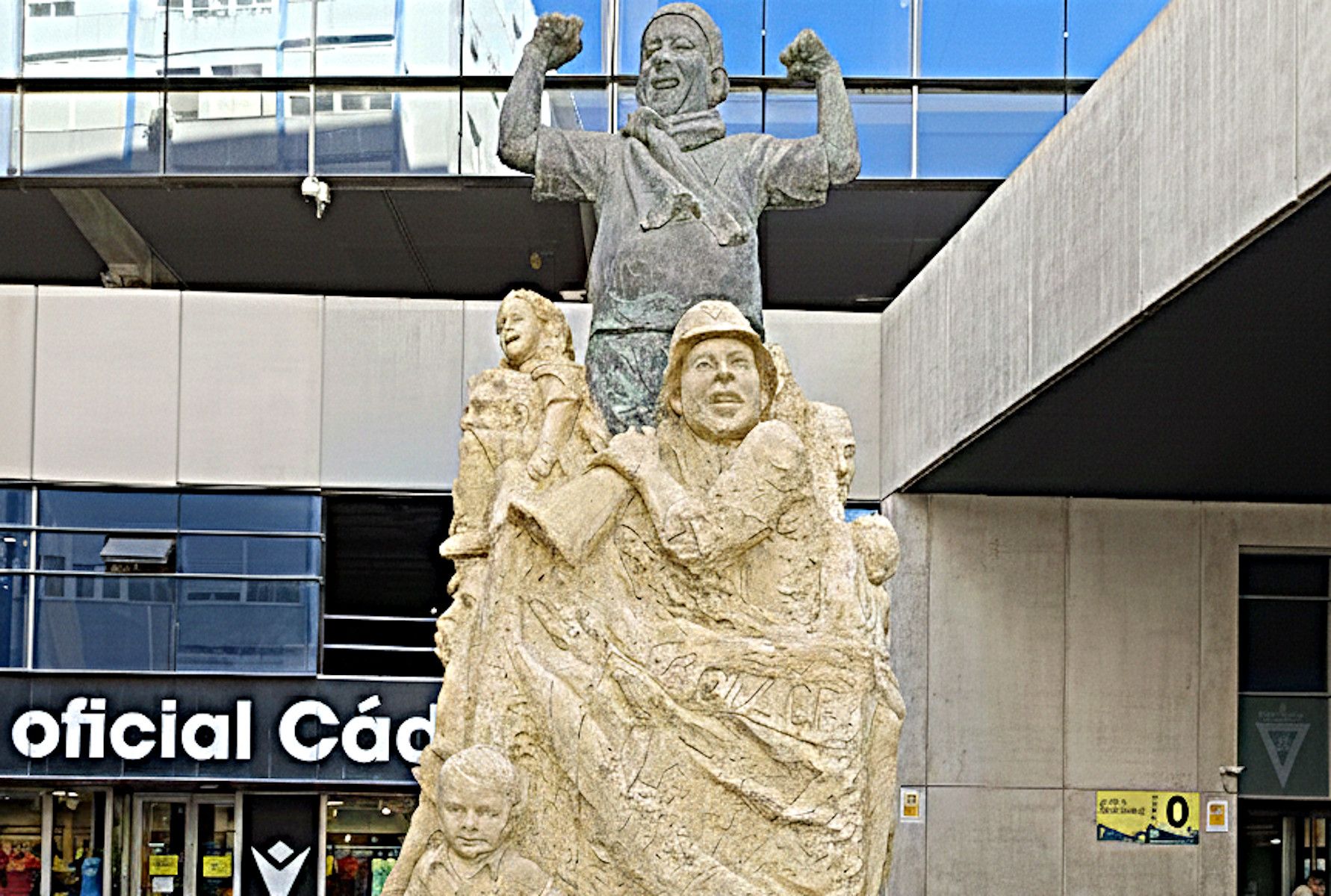 Monumento a la afición del Cádiz Club de Fútbol