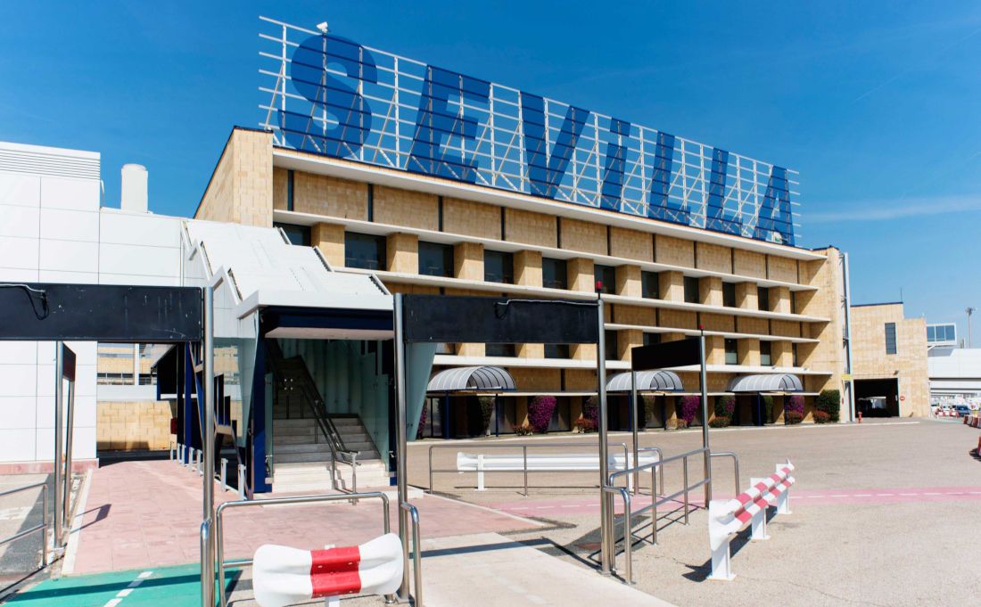 El aeropuerto de Sevilla, en una imagen de archivo. FOTO: AENA