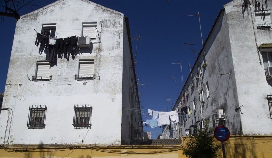 Seis de los quince barrios más pobres de España están en Sevilla