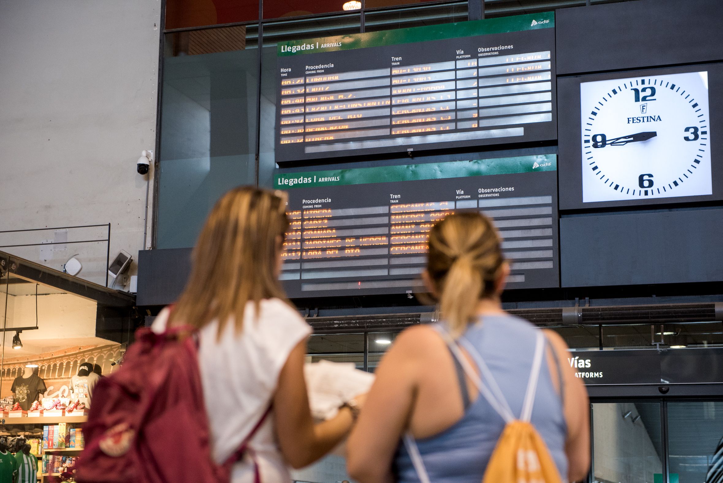 Del fallo eléctrico a una doble incidencia: retrasos en los trenes entre Andalucía y Madrid por robo de cableado