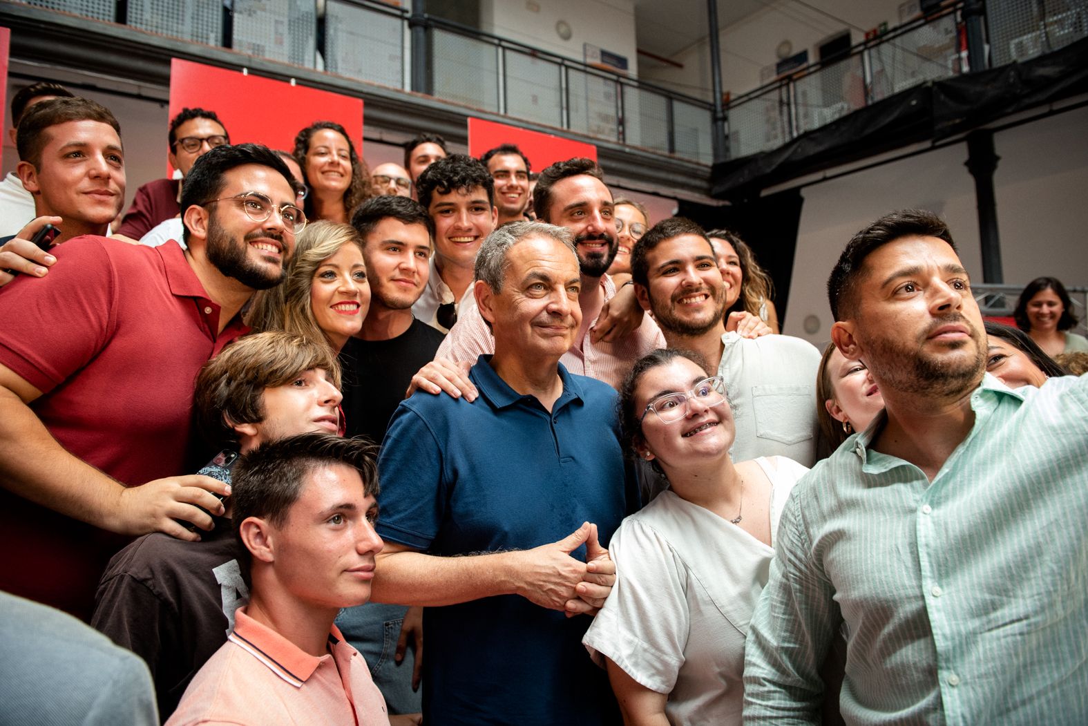 El PSOE y el Gobierno, en otro lunes devastador por la corrupción: Zapatero 'sueña' con la prescripción del caso de las joyas