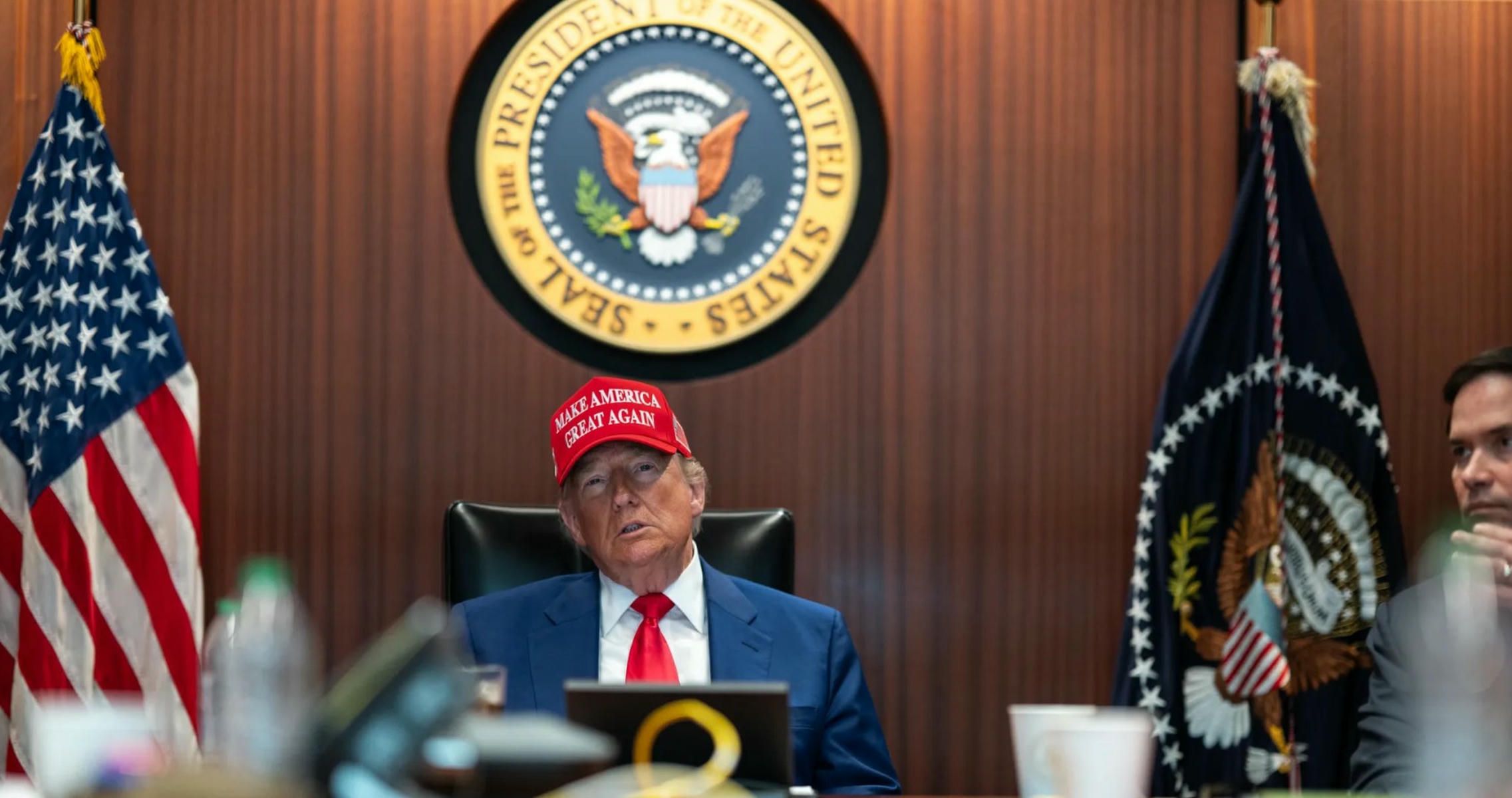 Donald Trump en su despacho de la Casa Blanca. - 