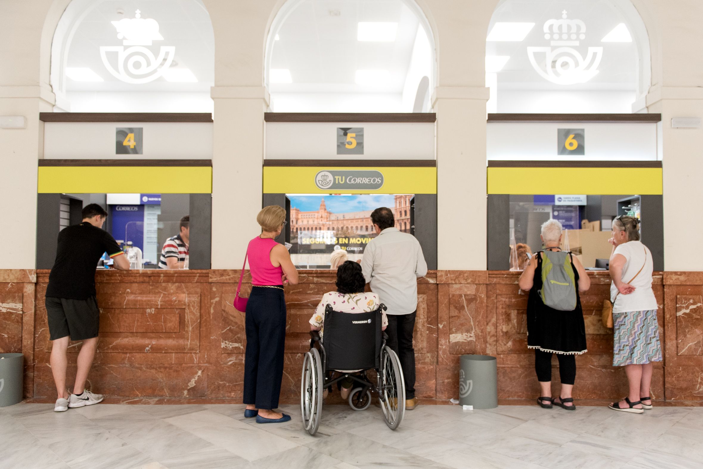 Una trabajadora andaluza de Correos enlaza 170 contratos en 20 años: la empresa pública tendrá que pagarle más de 30.000 euros