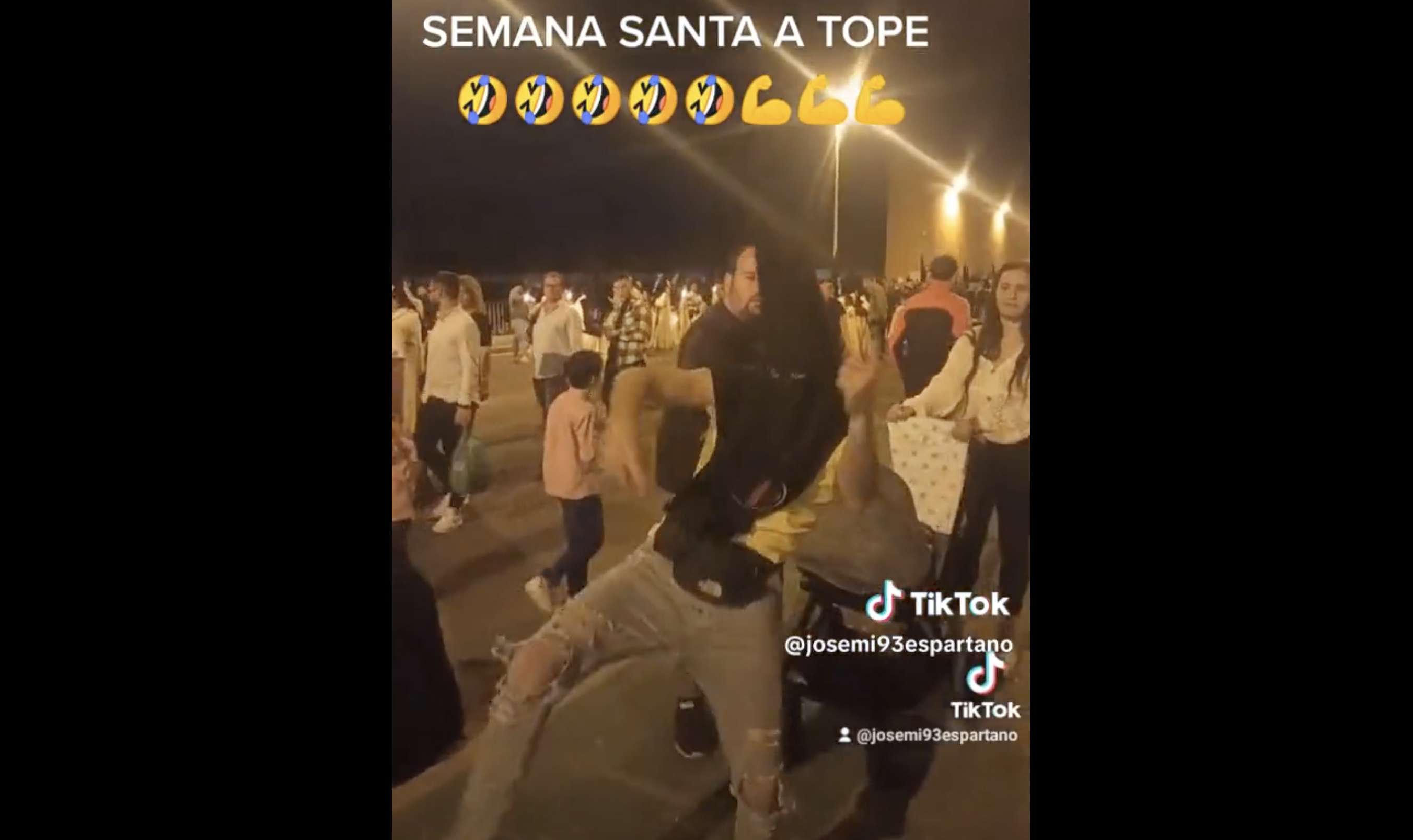 Un joven escandaliza a las redes bailando con el capirote de una hermandad de Sevilla
