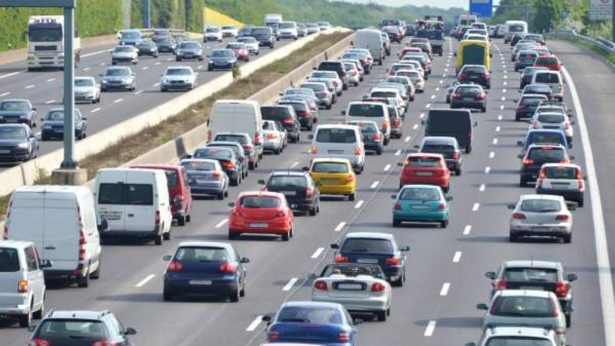 Una familia sigue su viaje sin saber que su hijo está muerto en el coche