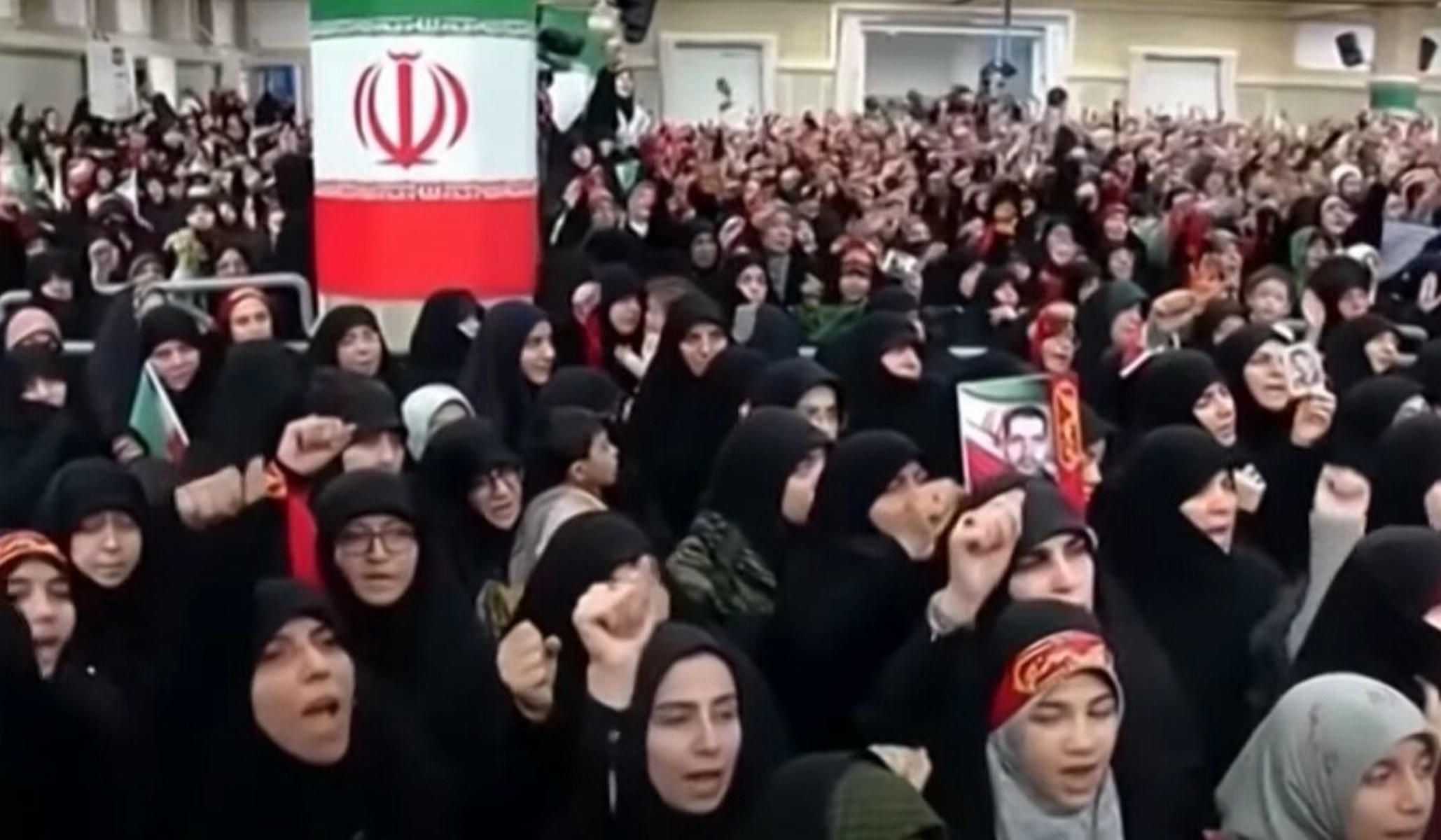 Las mujeres en Irán en una protesta. - 