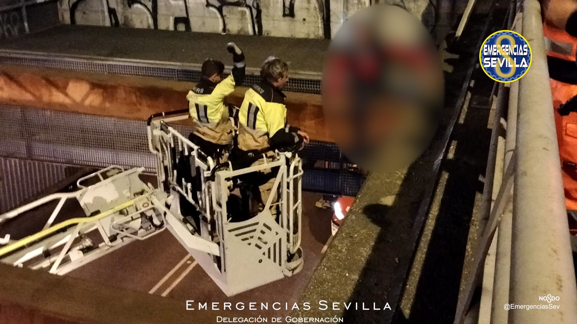 Así han salvado en Sevilla la vida de un hombre que iba a tirarse desde ...