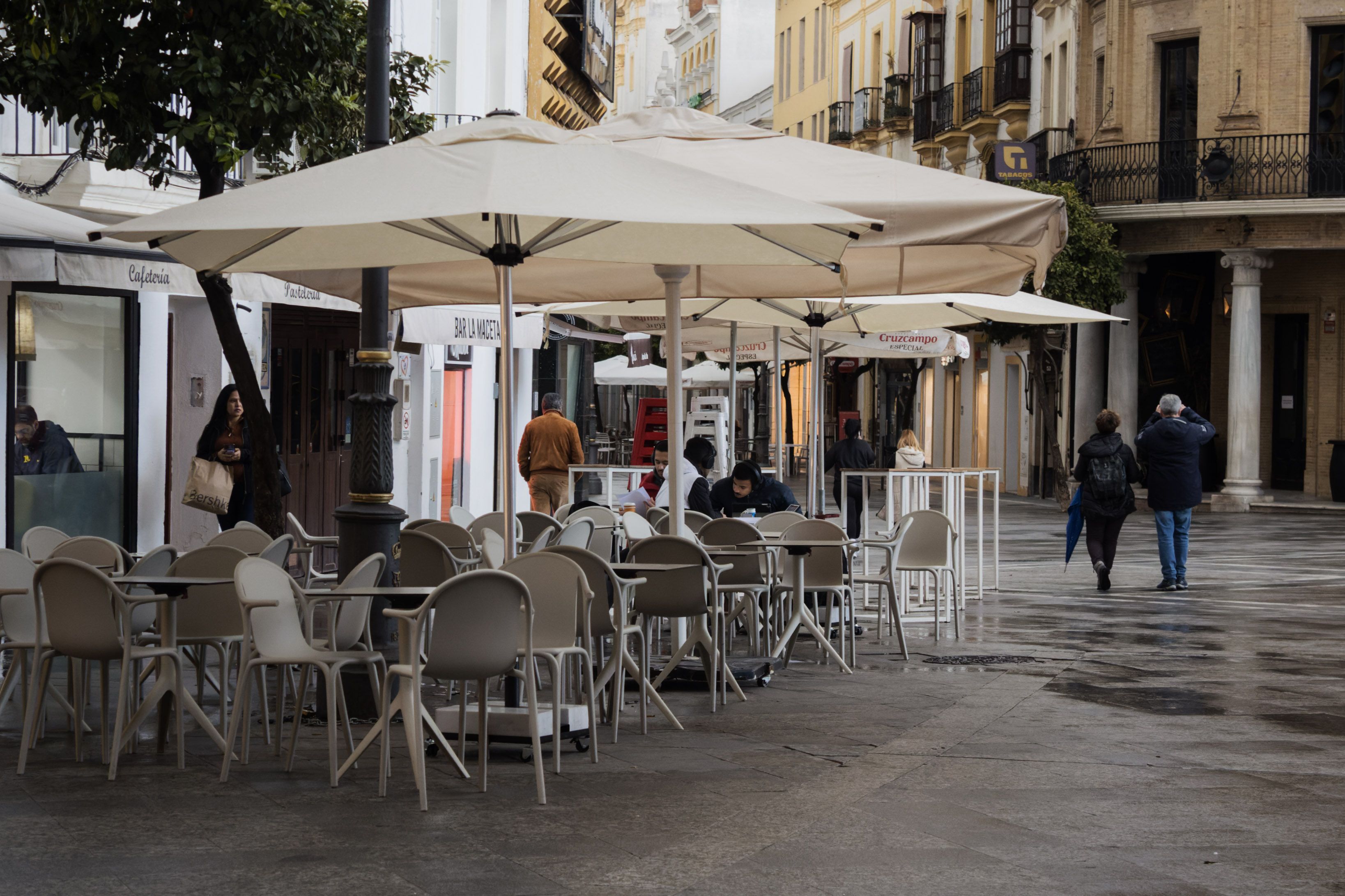 El Ayuntamiento de Jerez entoldará 80 metros de calle Lancería: no dice cuánto invertirá en esta nueva actuación