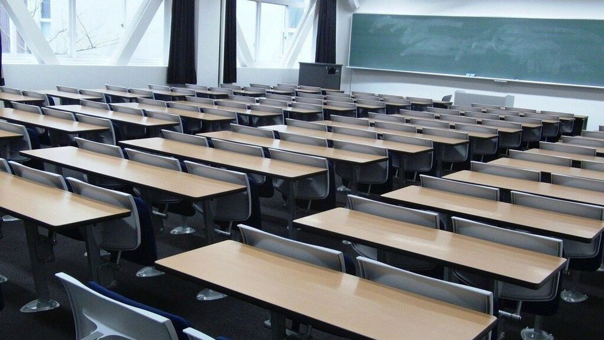 La violencia vuelve a las aulas con dos agresiones en institutos. - 