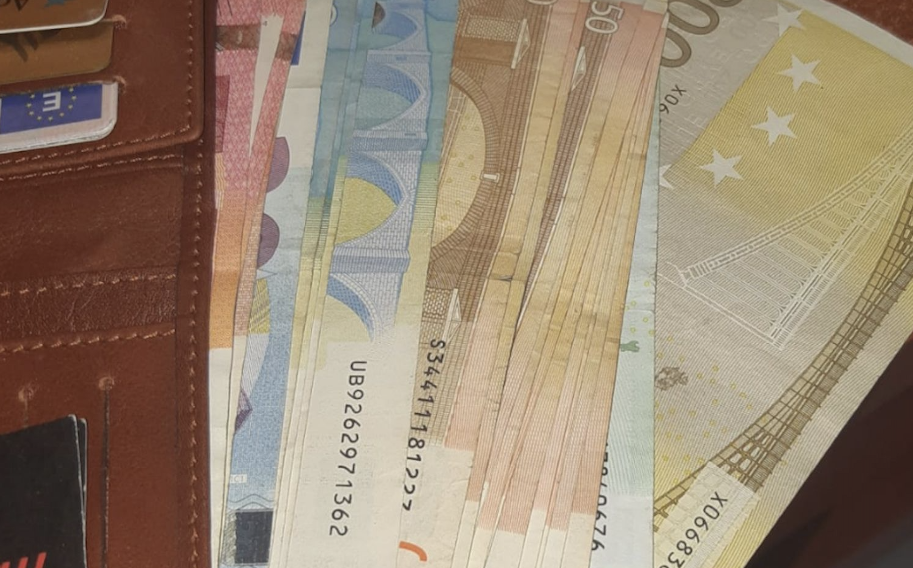 Pierde la cartera en Marruecos y la recupera en Arcos con dinero y documentación incluida