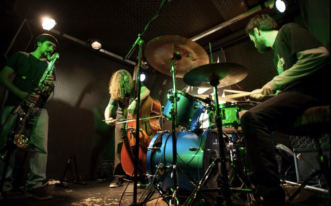 Hidden Forces Trio, nueva entrega de música improvisada este sábado en Sala Tragaluz de Jerez