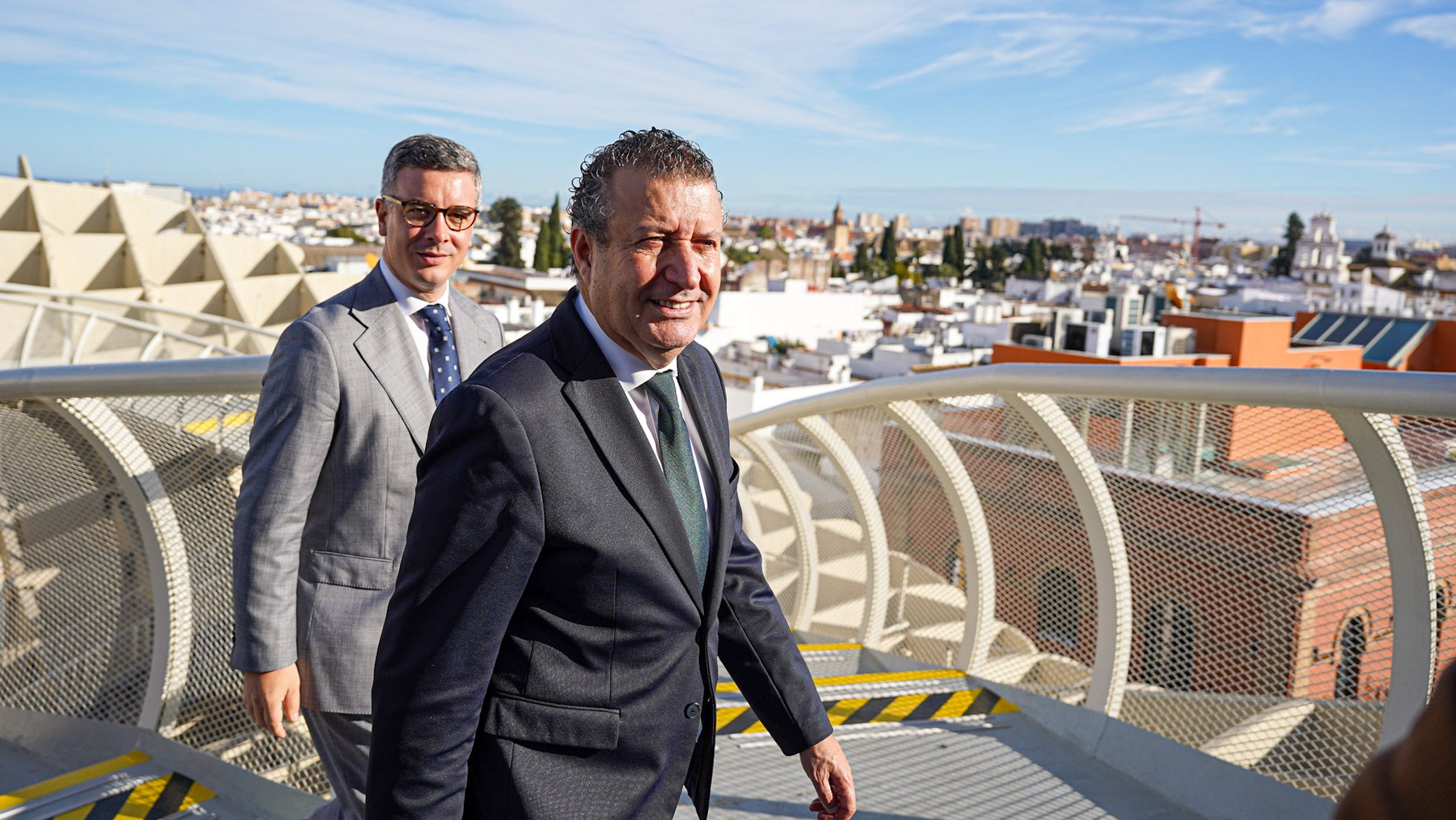 Fernández, al alcalde de Sevilla sobre ir por separado a Fitur: 
