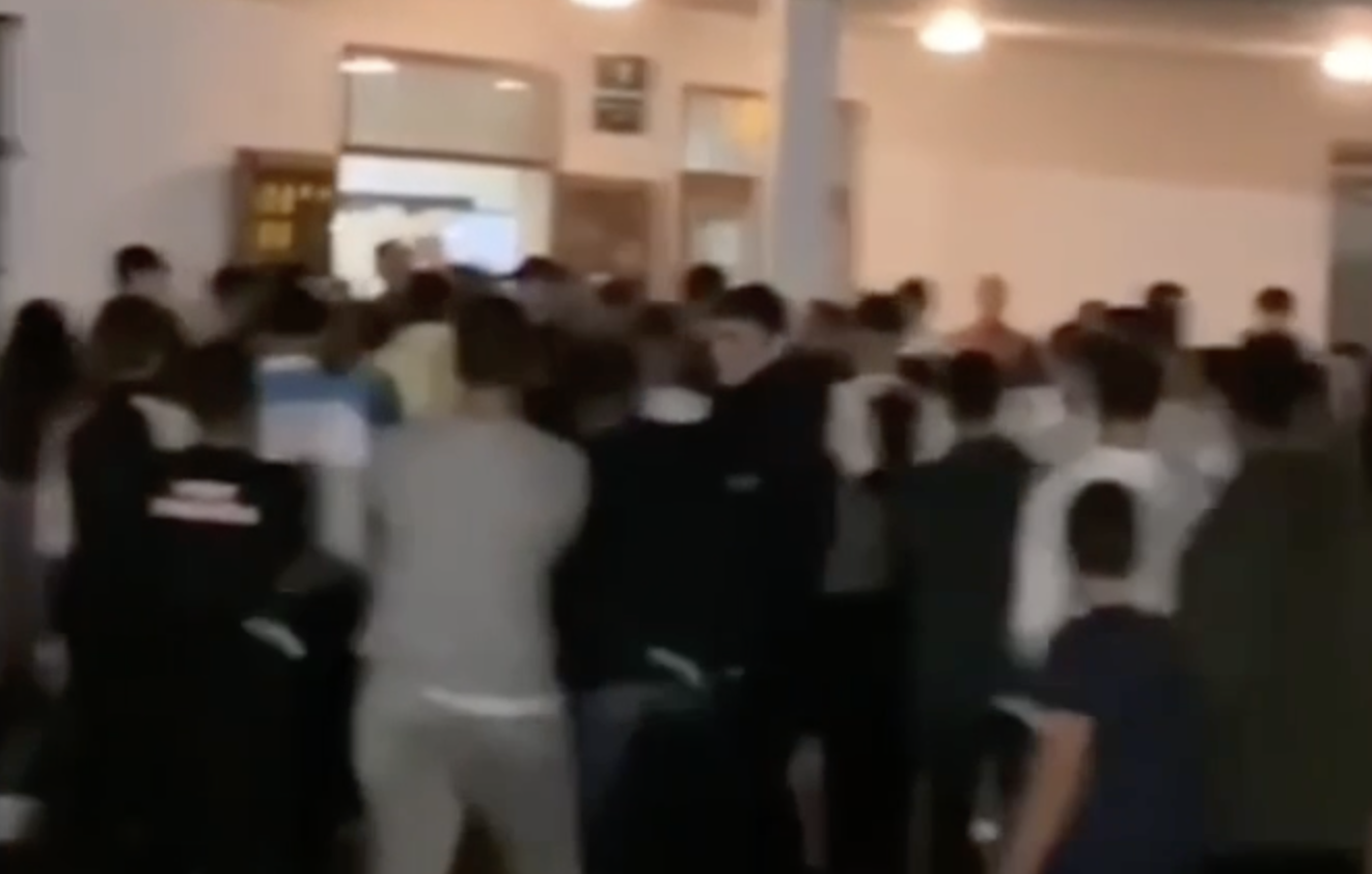 Otro bochorno en el fútbol base: pelea entre padres, botellazo y un infarto en Jerez