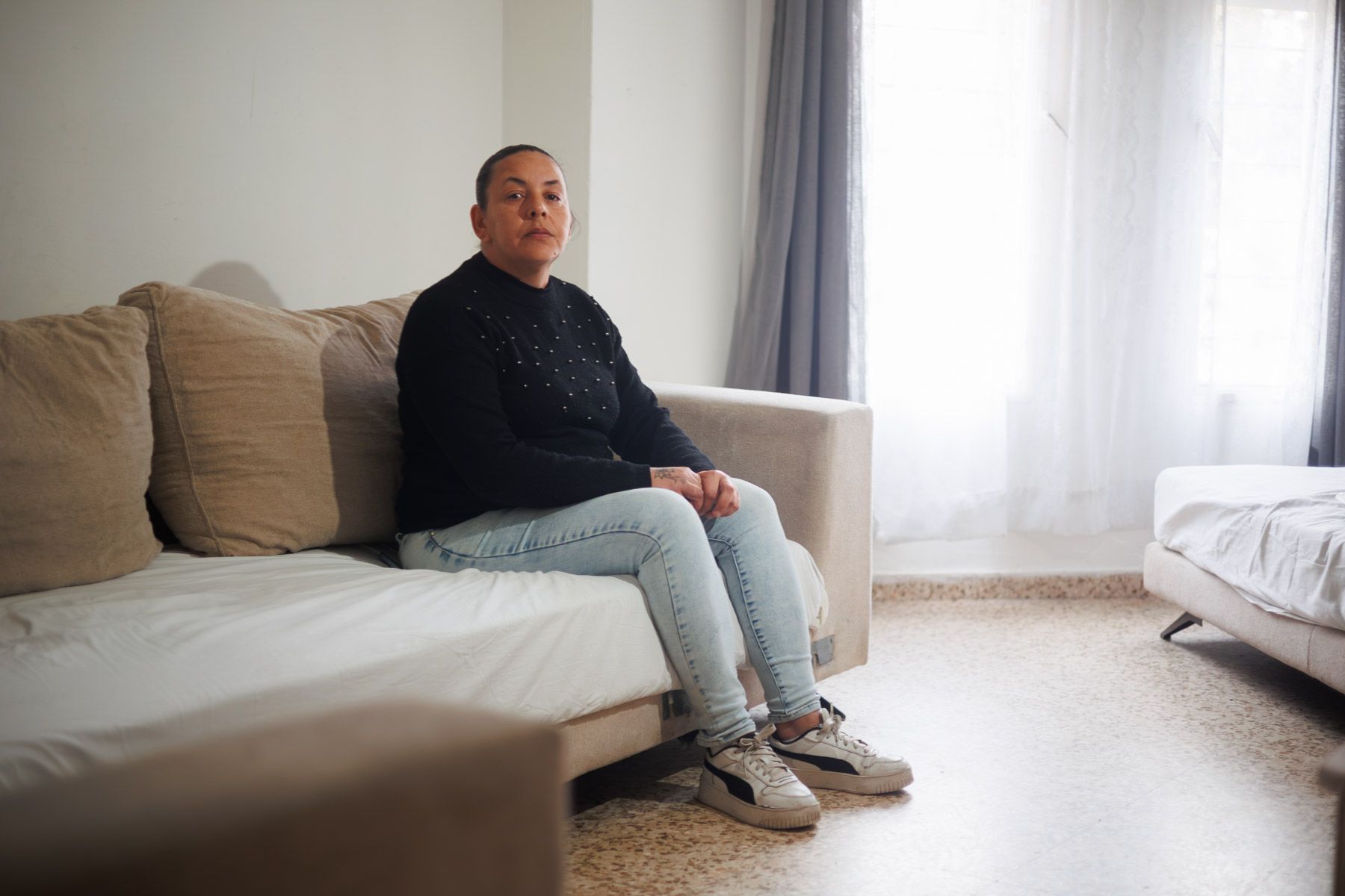 Vanesa, la viuda de El Puerto con tres hijos menores se queda en su casa, de momento