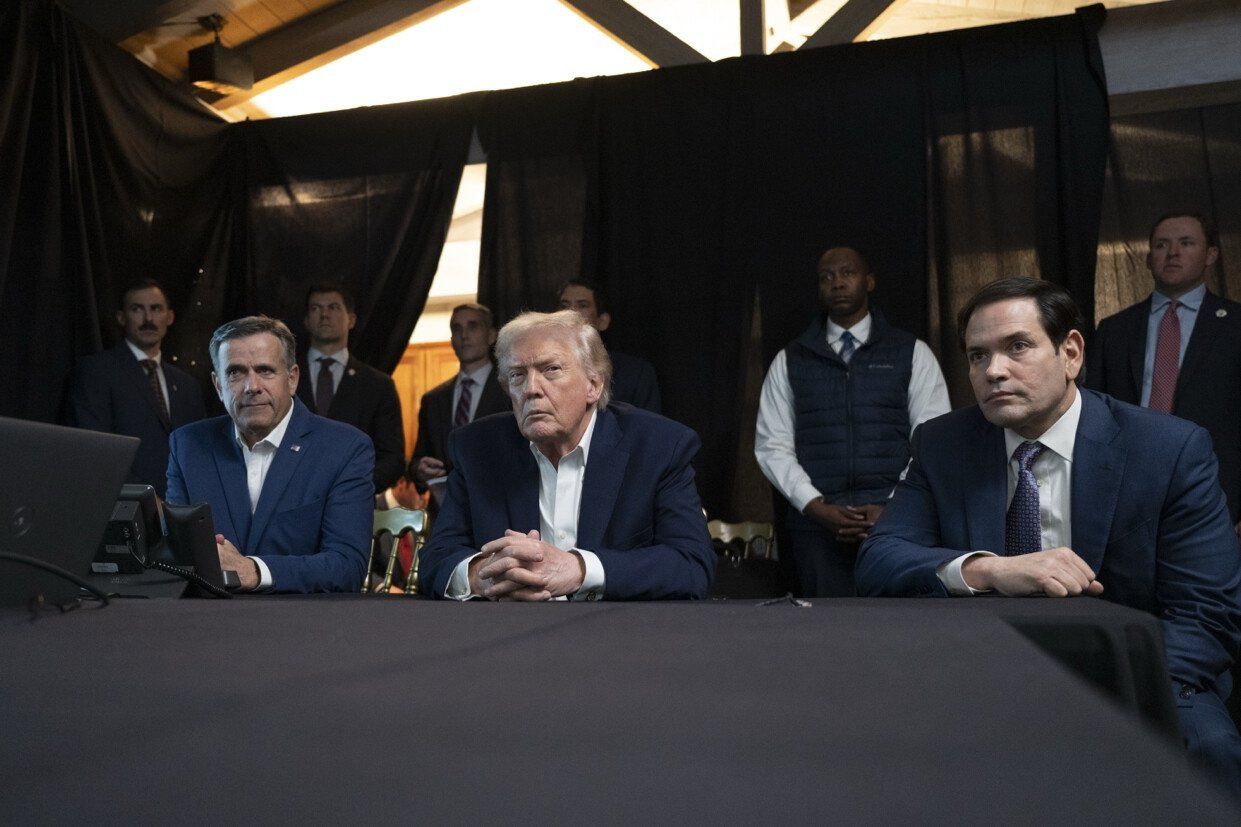 Donald Trump, pendiente de lo que ocurría durante el operativo contra Nicolás Maduro. - 