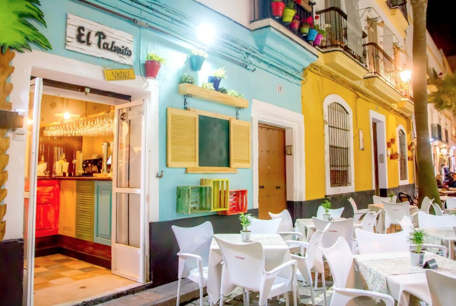 Cierra un bar de la calle la Palma en Cádiz, sin licencia de cocina, por falta de higiene