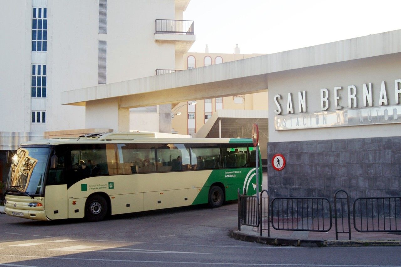 Un autobús del Consorcio de Transportes del Campo de Gibraltar, en una imagen de archivo. - 