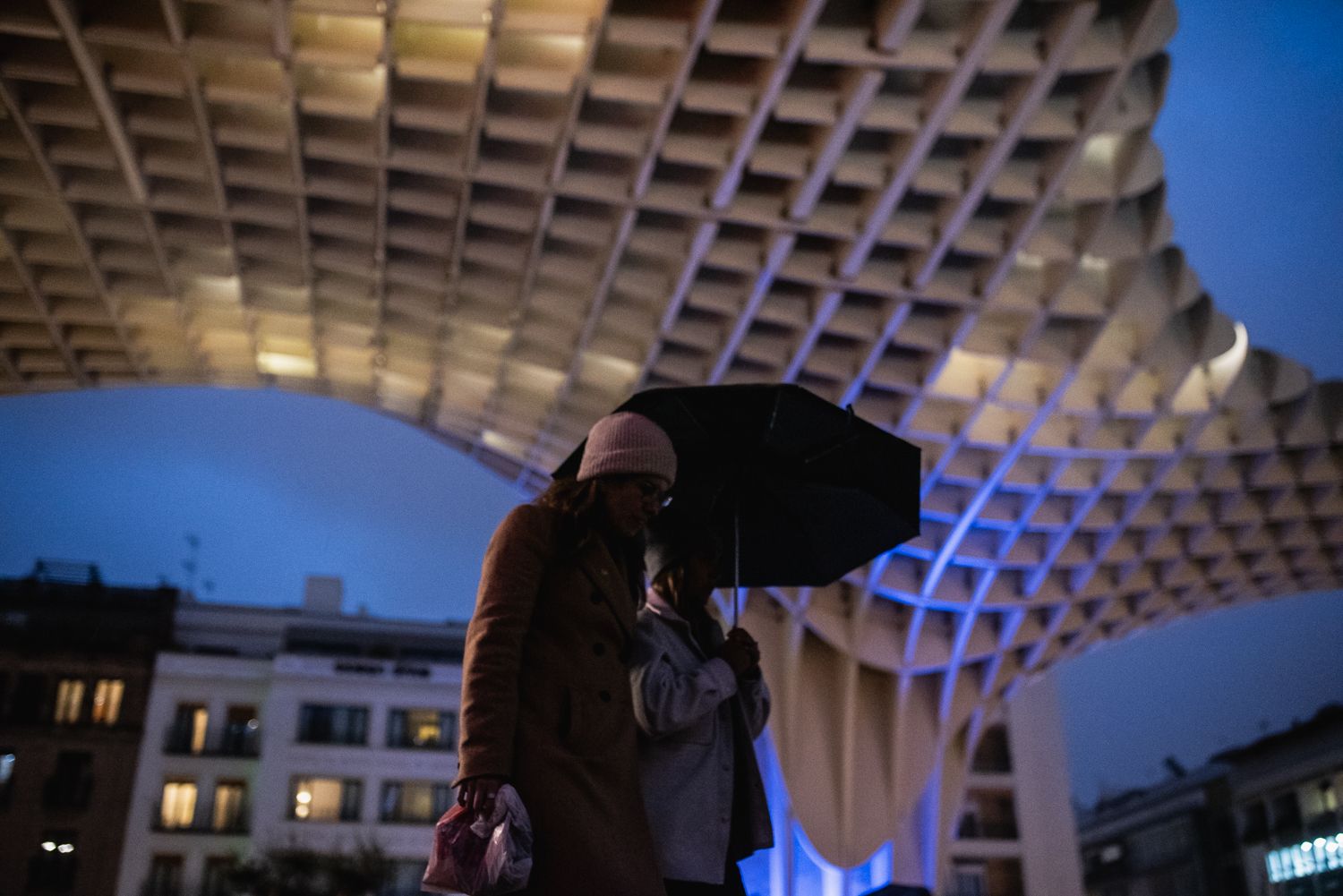 Un día de lluvia en Sevilla. - MAURI BUHIGAS