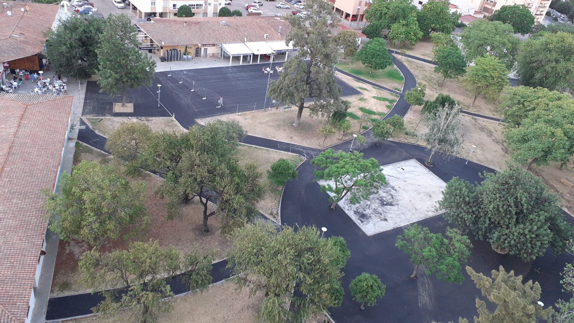 Zonas de asfalto en parques públicos de Jerez: alertas por islas de calor