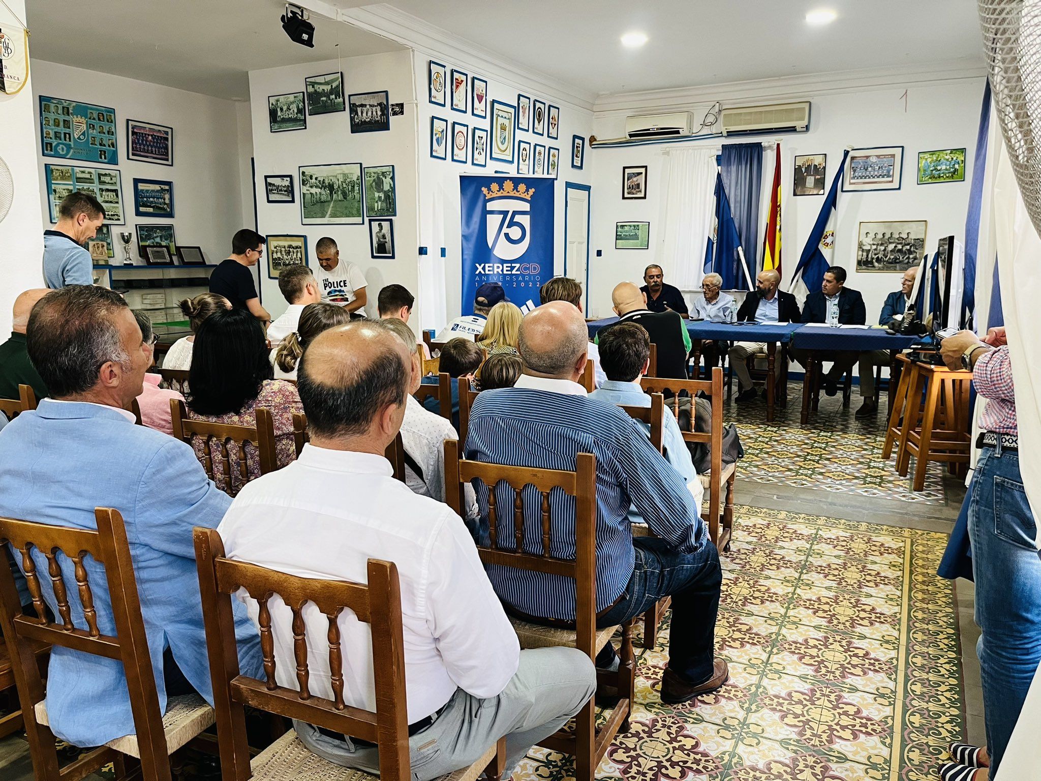 Acto en la peña xerecista Los Cien. - 