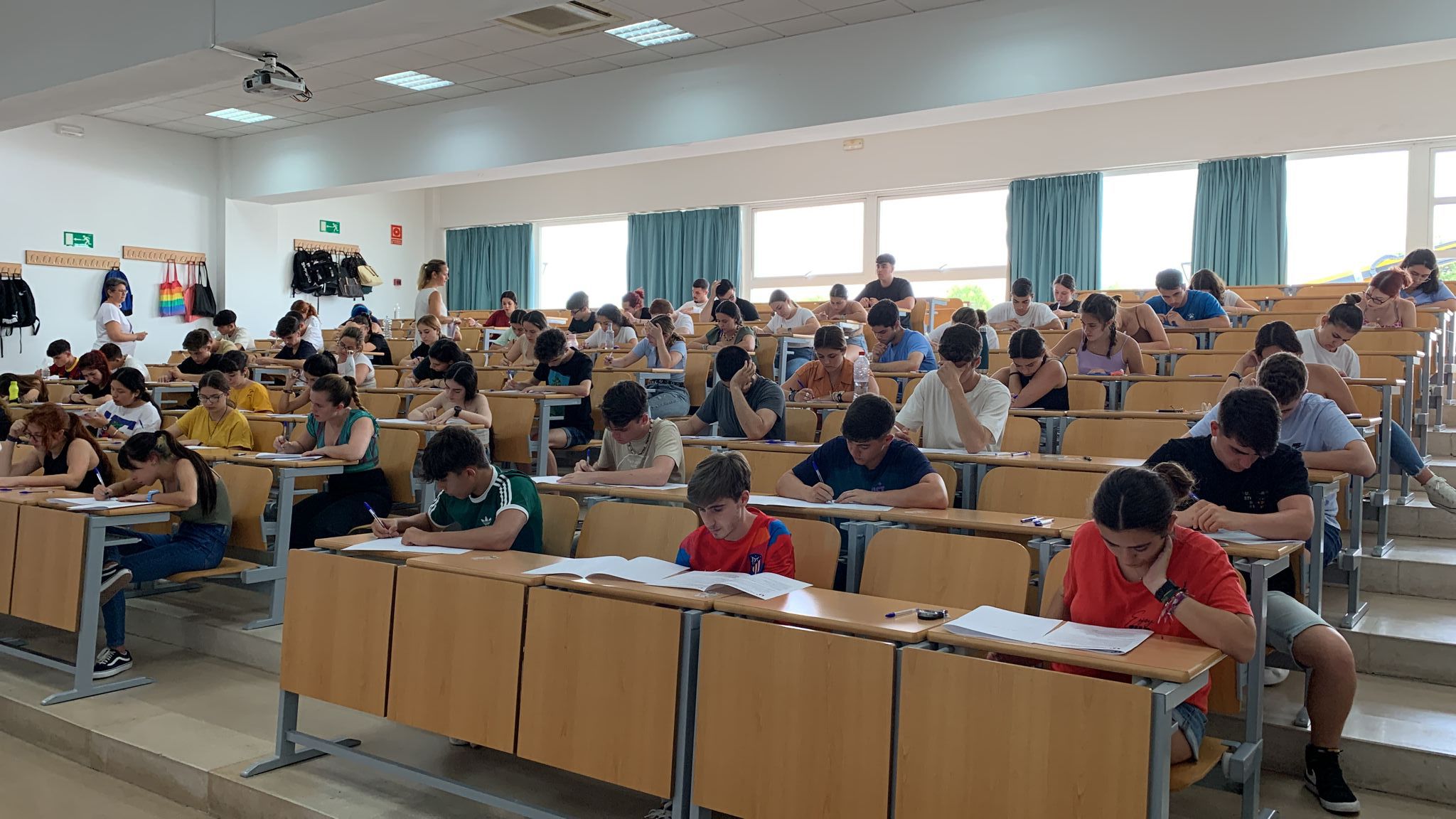 Estudiantes de la provincia de Cádiz en la prueba de Selectividad.