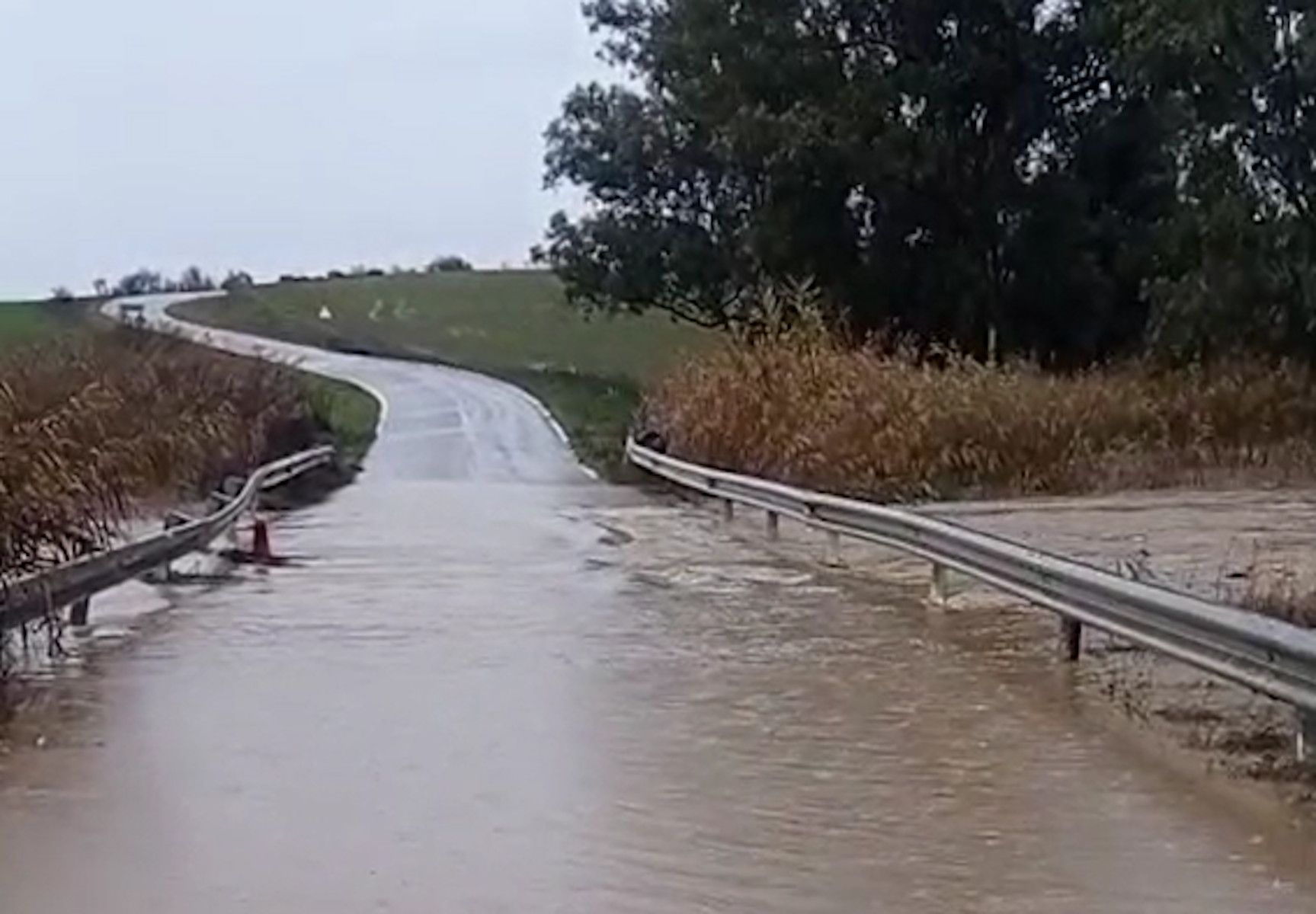 Doce carreteras de la provincia de Cádiz, afectadas por la borrasca 'Francis'