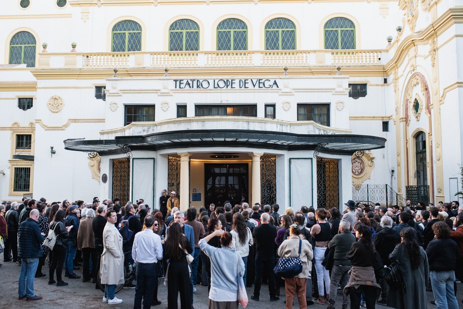 Cuenta atrás para la reapertura del Teatro Lope de Vega en Sevilla tras dos años de obras y la grada Paraíso sin terminar