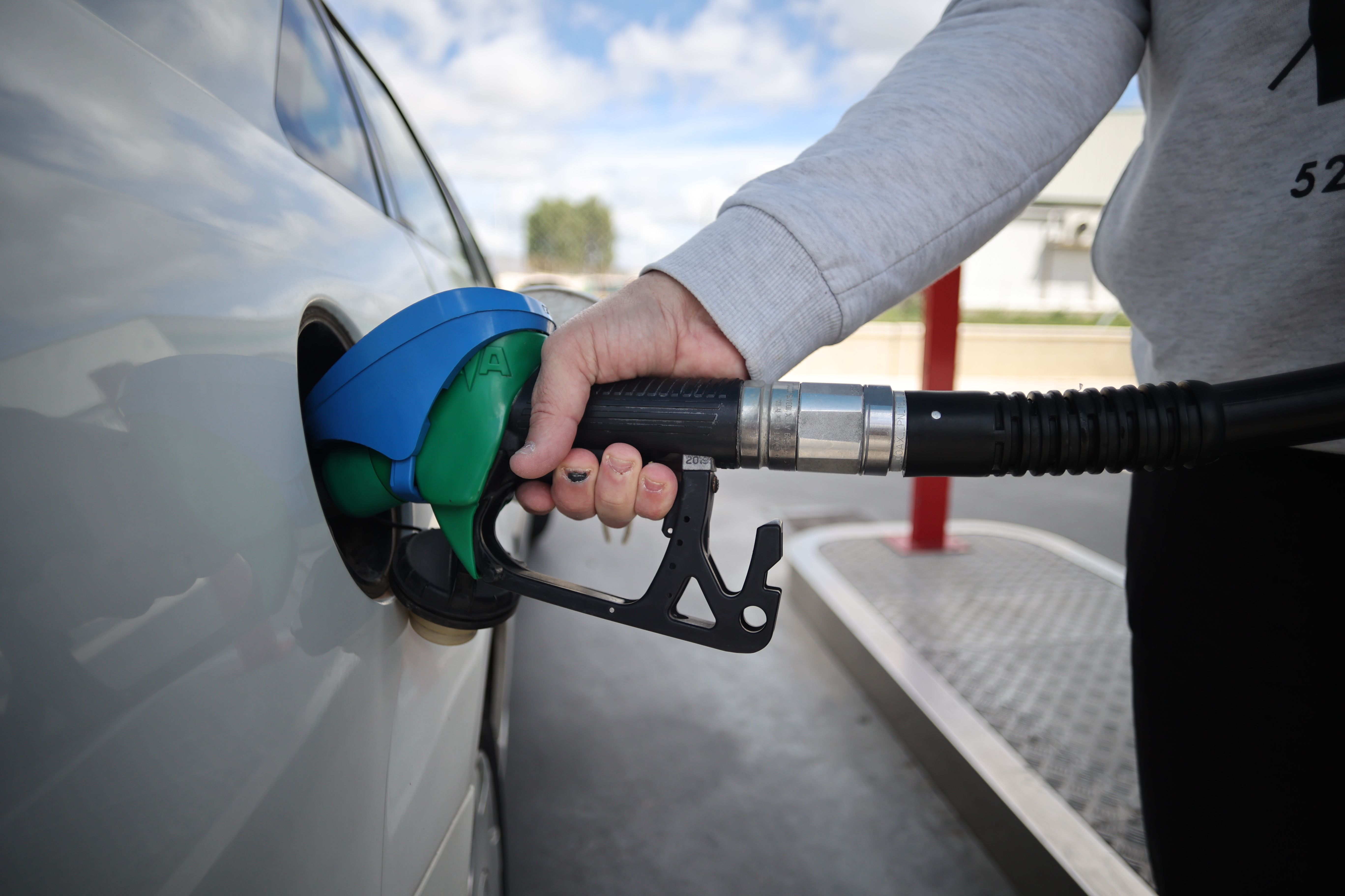 Las gasolineras alertan de una nueva estafa para llenar el depósito e irse sin pagar