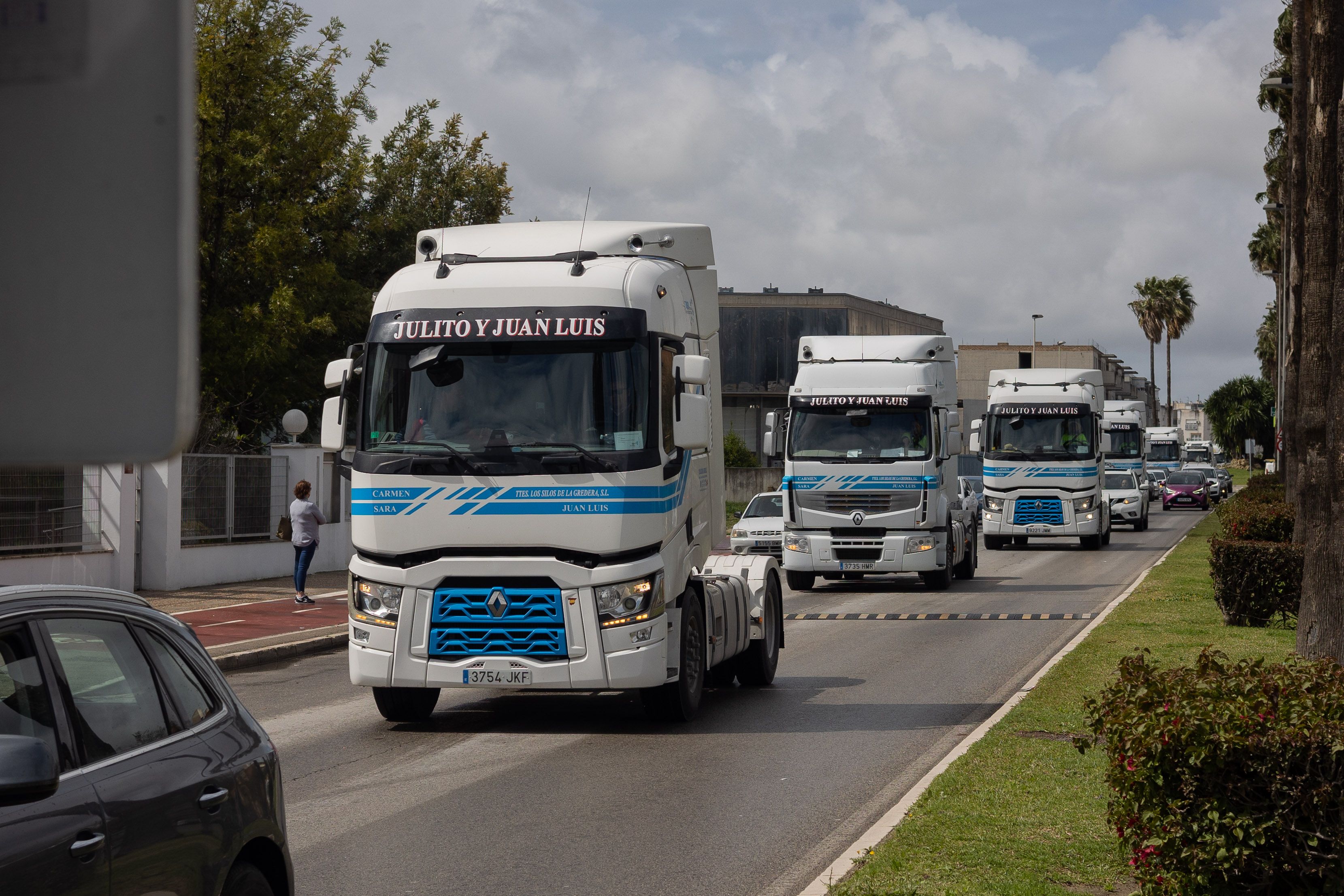 Yo para ser feliz quiero un camión. Manifestación en Jerez por el paro del transporte. - MANU GARCÍA