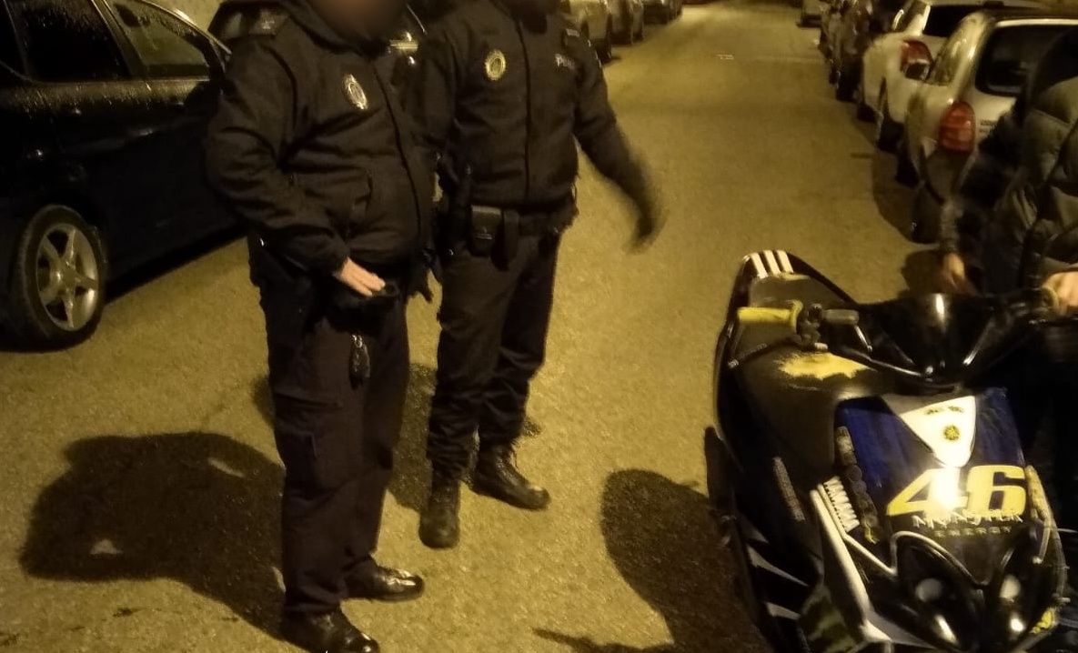 Un motorista se da a la fuga en Rota tras ser pillado bebido y sin ...