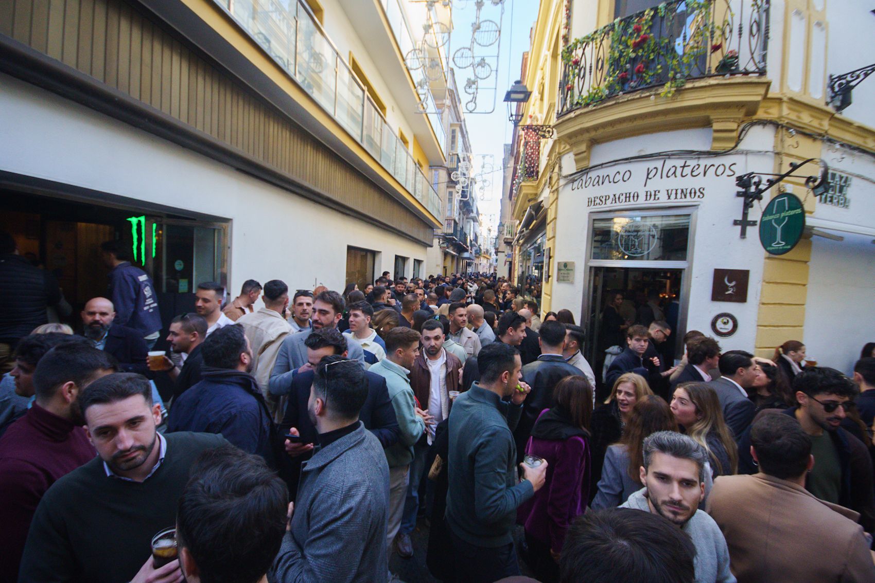 Lleno en el centro de Jerez en su Tardebuena, algo que viene de antiguo. - MANU GARCÍA