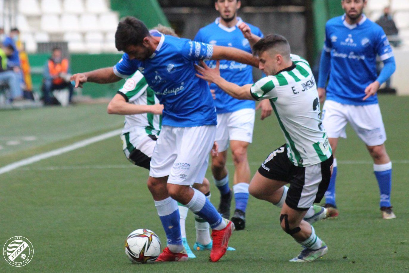 El Xerez Deportivo sólo compite ante un líder letal a la contra