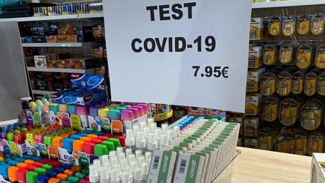 Alerta por venta ilegal de test de antígenos en bazares chinos de Andalucía