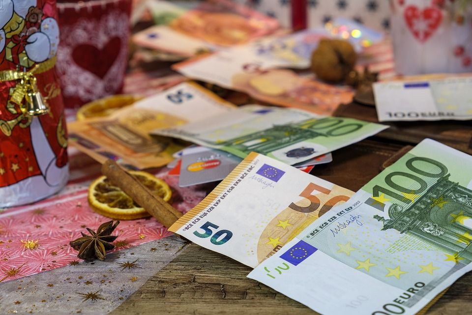 Cuánto dinero puedes regalar por Navidad sin pagar impuestos a Hacienda