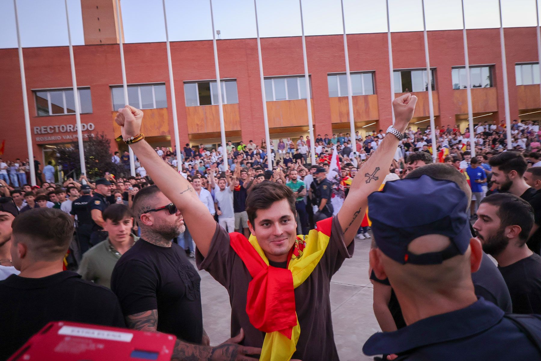 La Fiscalía de Sevilla investiga a Vito Quiles por posible estafa con las donaciones para los niños afectados por la dana de Valencia