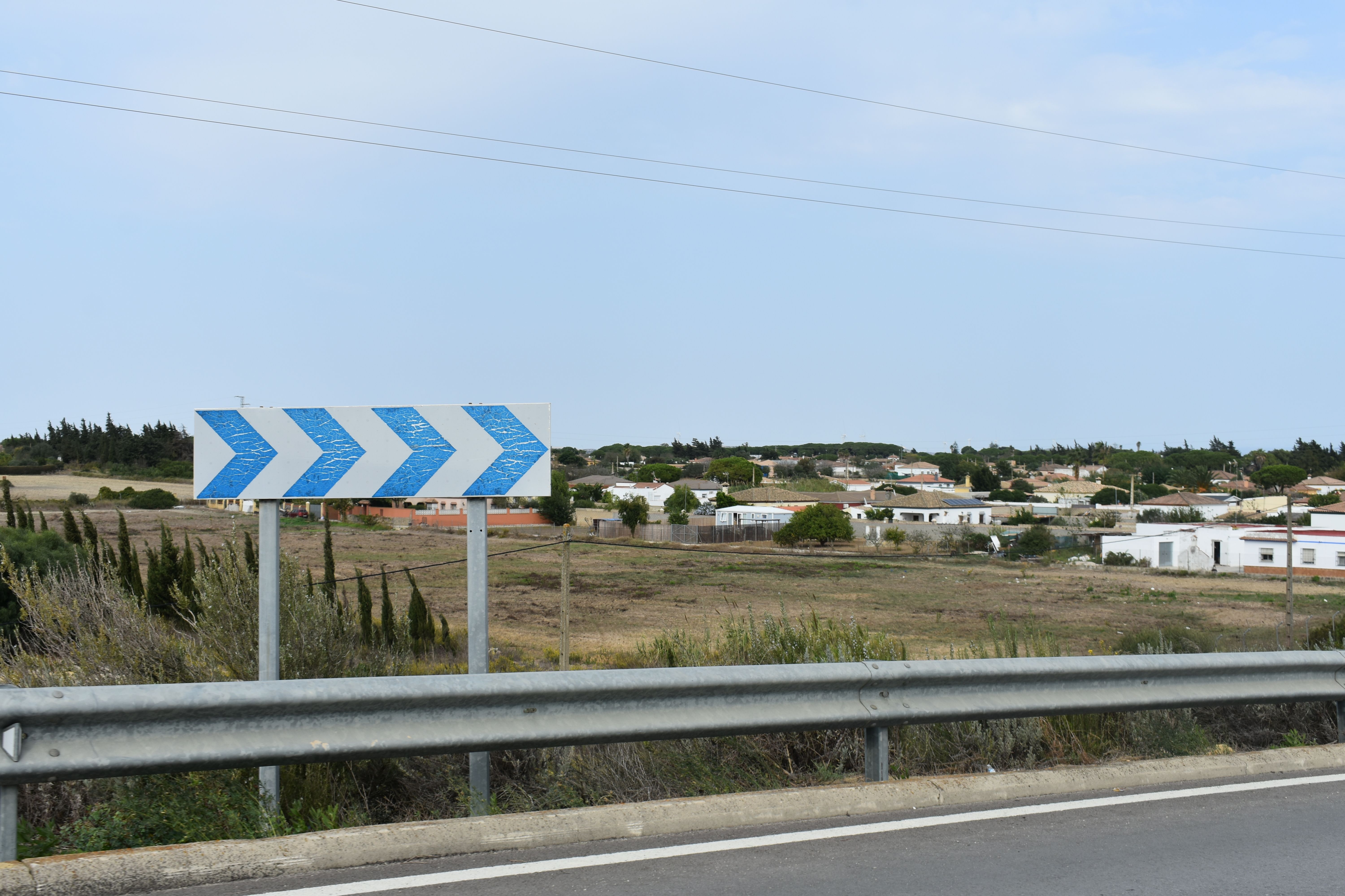 Chiclana concede la primera autorización para conectarse a servicios básicos a una vivienda sin licencia